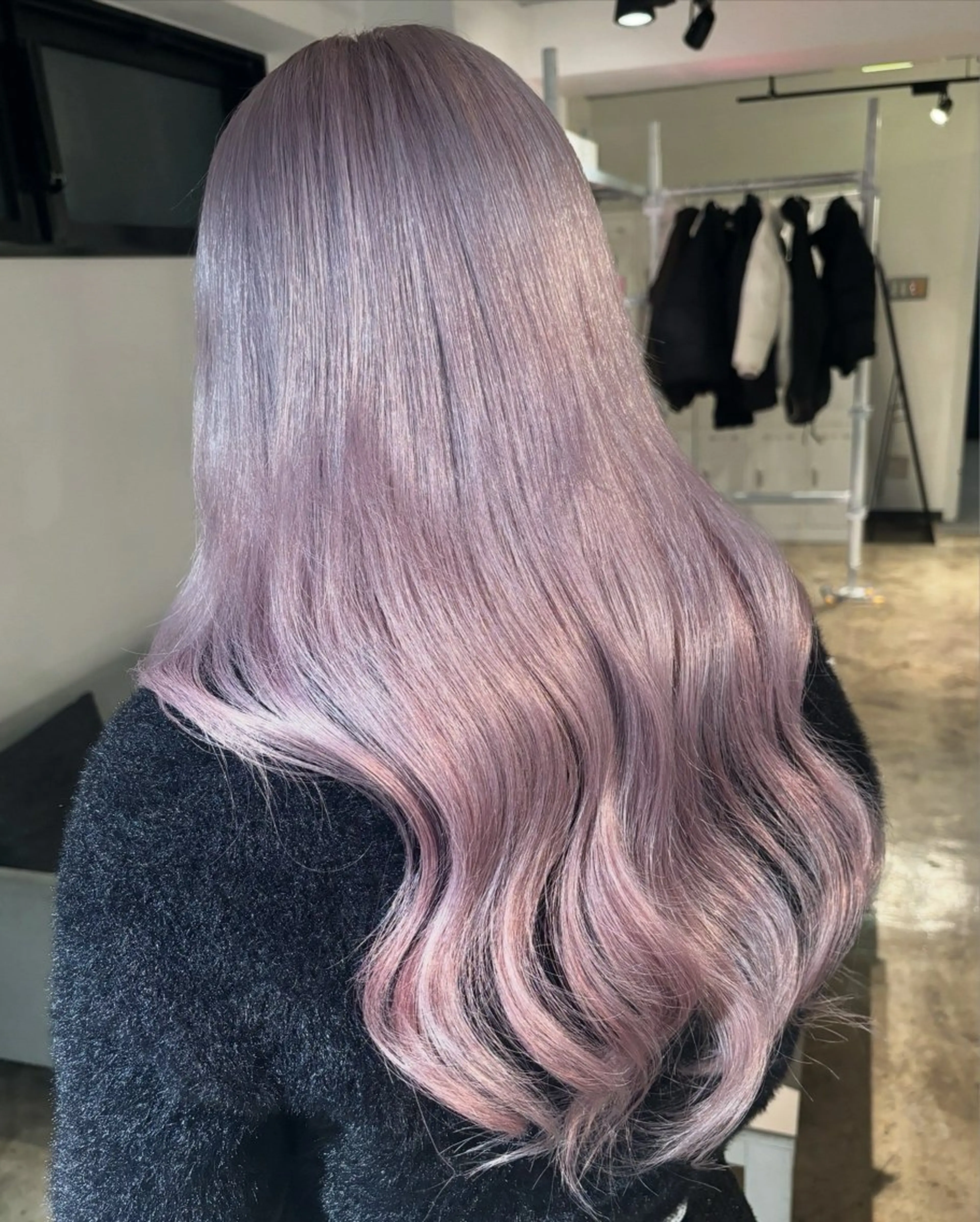 ロング カラー アッシュ ベージュカラー ブリーチ ブロンド ブロンドベージュ ヘアカラー トリートメント 暖色カラー🍒 ケアブリーチ/akiのヘアスタイル