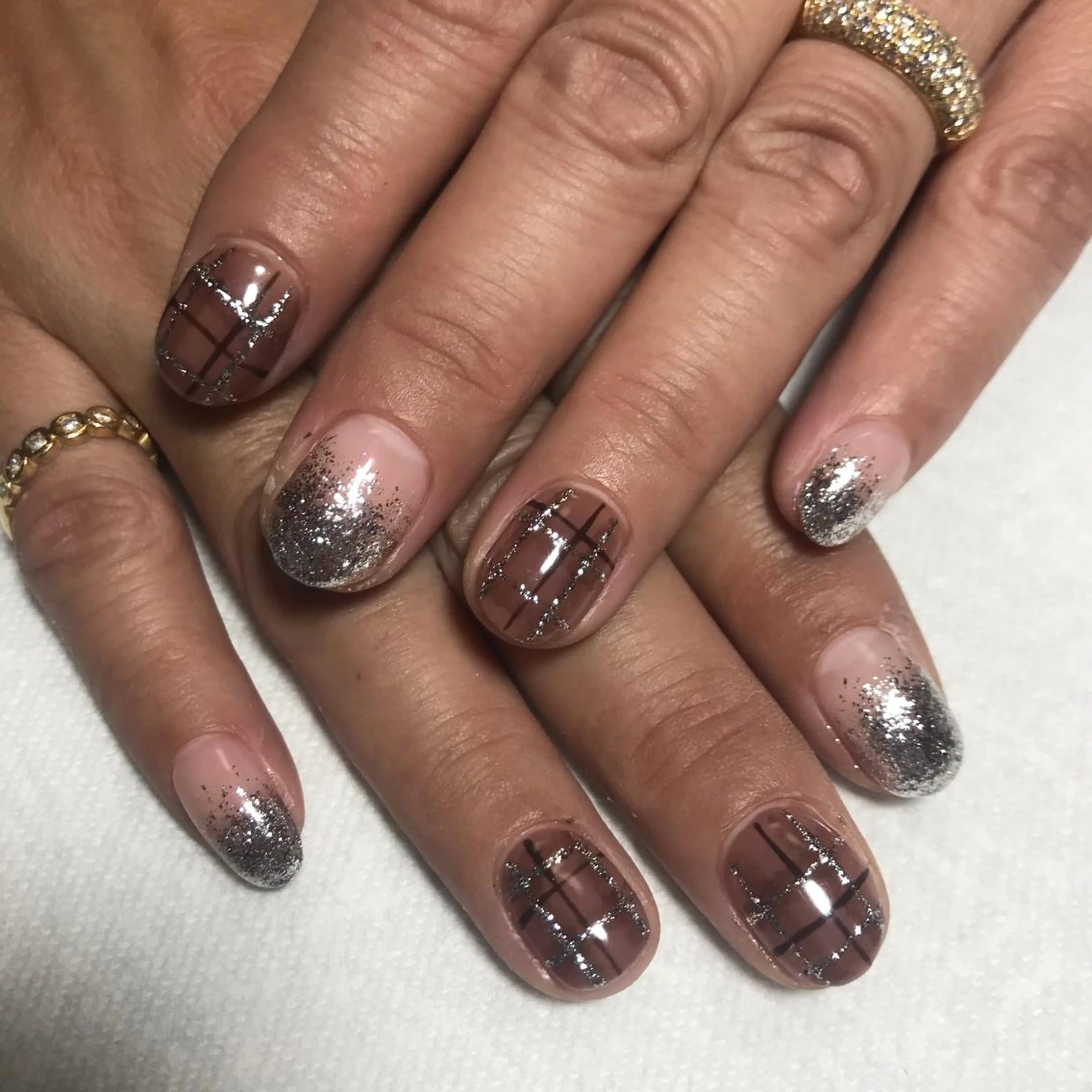 ネイル ECLAT エクラ所属・寺山 千鶴のネイルデザイン