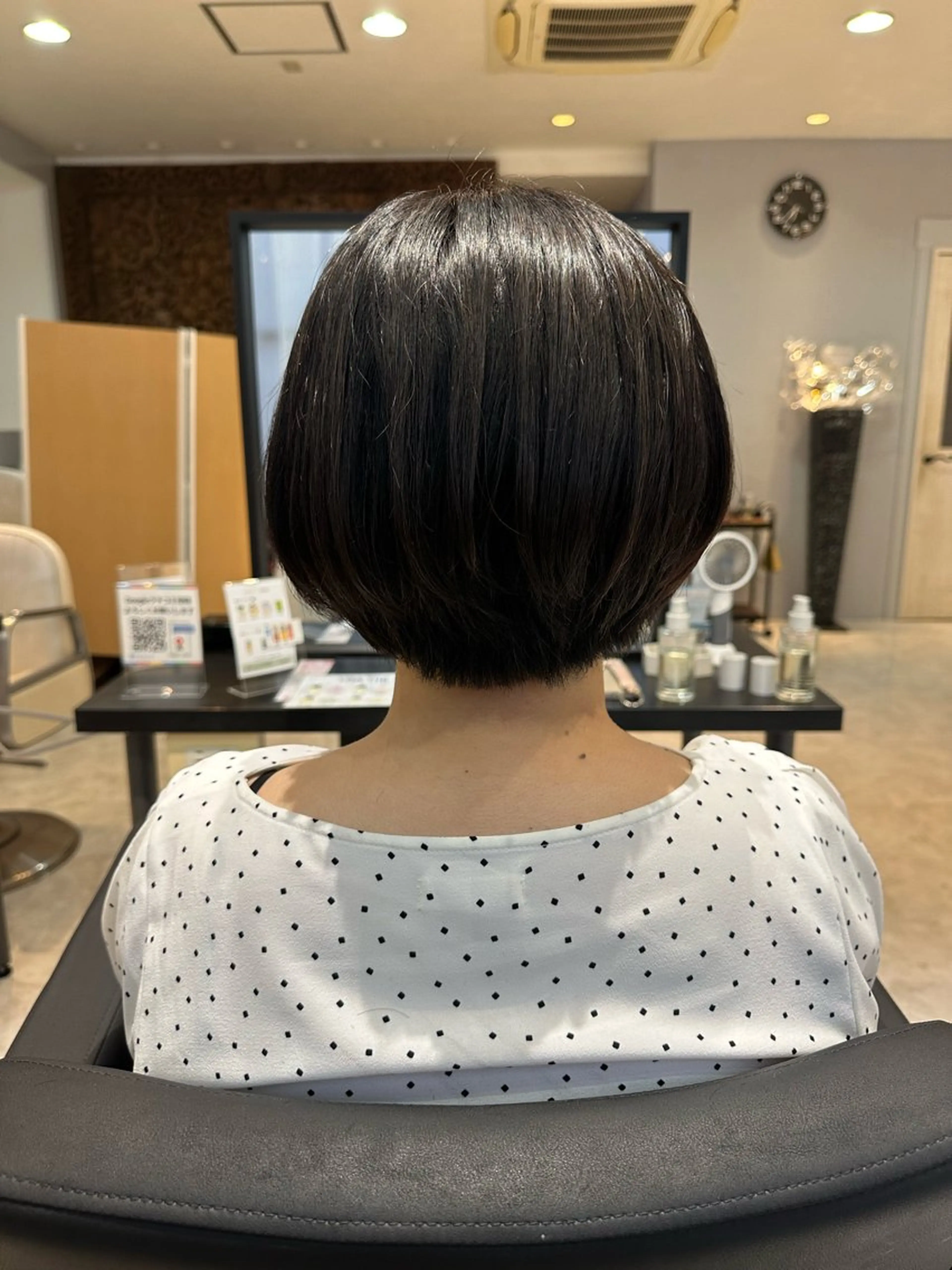 ショート ハイライト 髪質改善 レイヤーカット トリートメント 酸性ストレート カット ヘアカラー 縮毛矯正  髪質改善 酸性ストレート特化のヘアスタイル