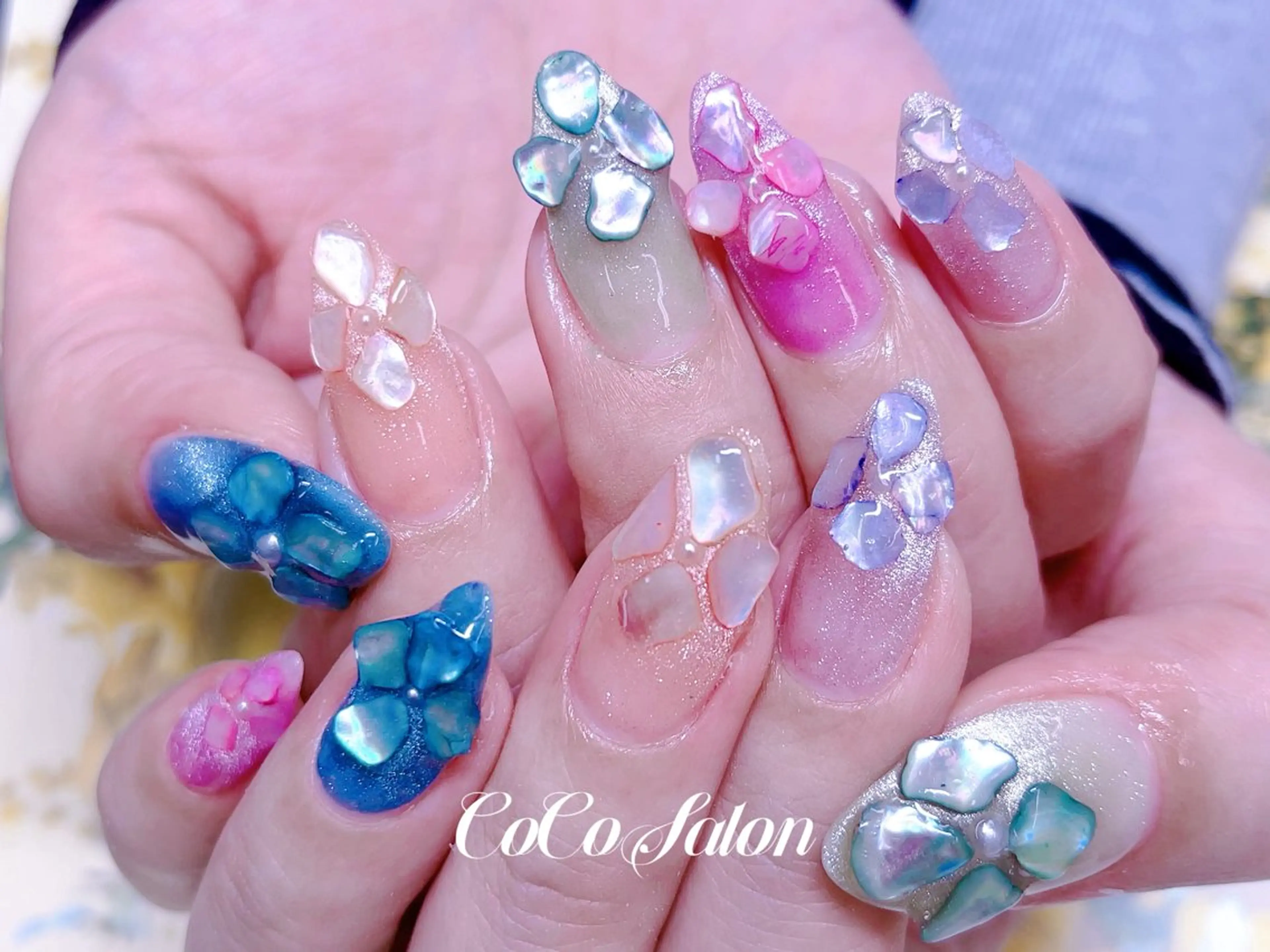 ネイル フラワーネイル グラデーション マグネットネイル 夏ネイル ハンドネイル CoCoSalon ネイル/まつ毛予約のネイルデザイン