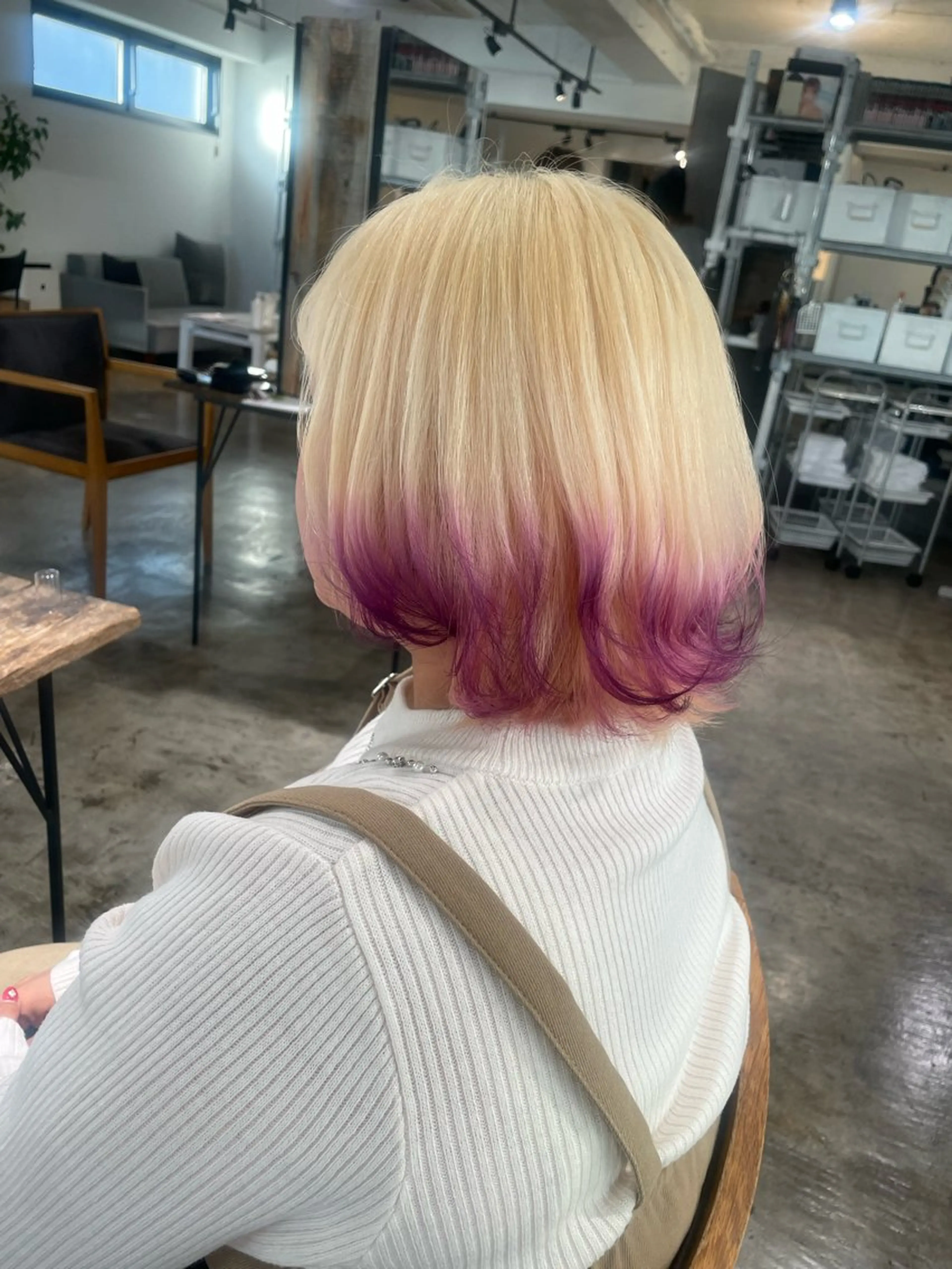ミディアム カラー ブリーチ 抜きっぱなしブロンド パープルカラー ヘアカラー トリートメント ハイトーン/レイヤー /ケアブリーチ石川治のヘアスタイル