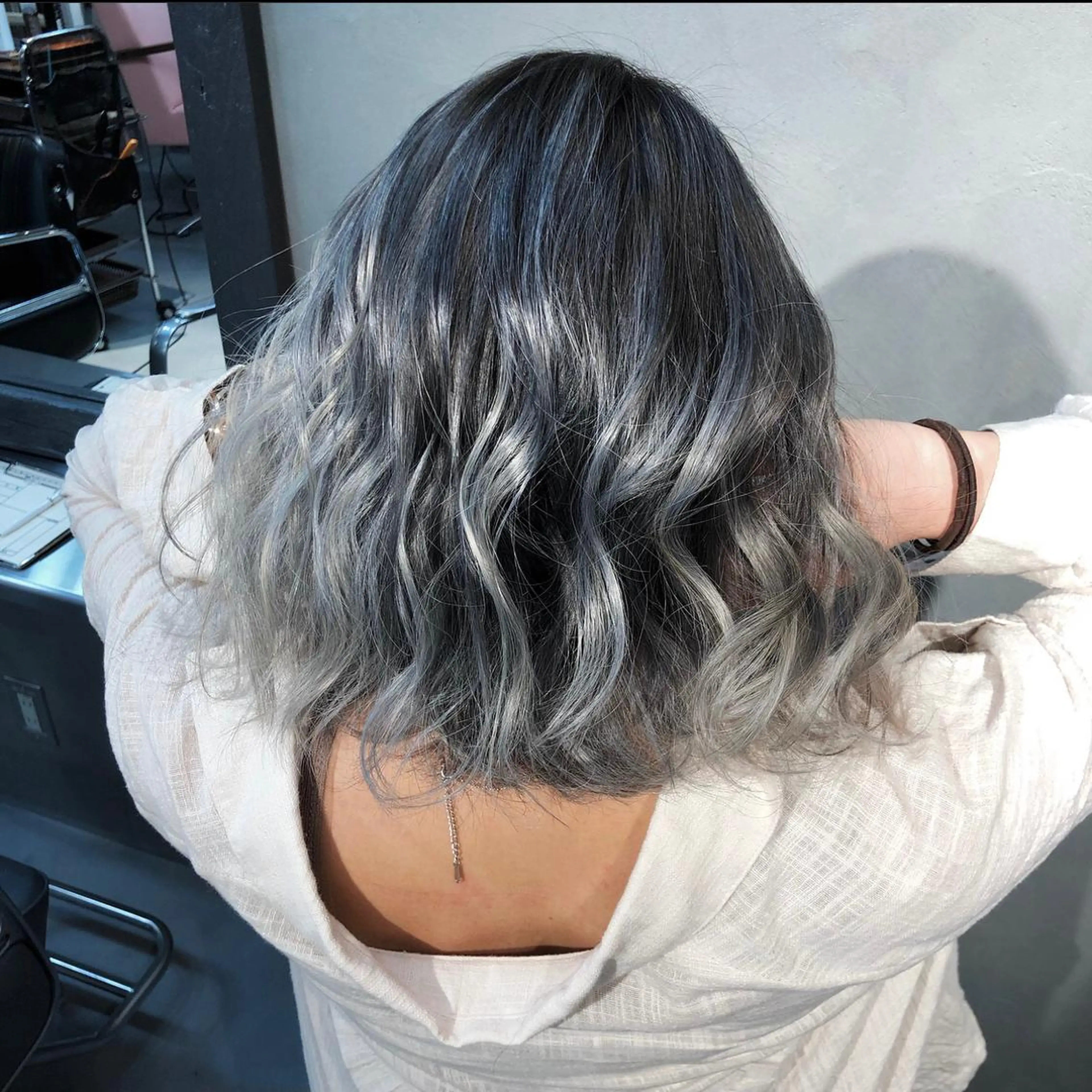 ミディアム レイヤーカット 美魔女 美容師NAOのヘアスタイル