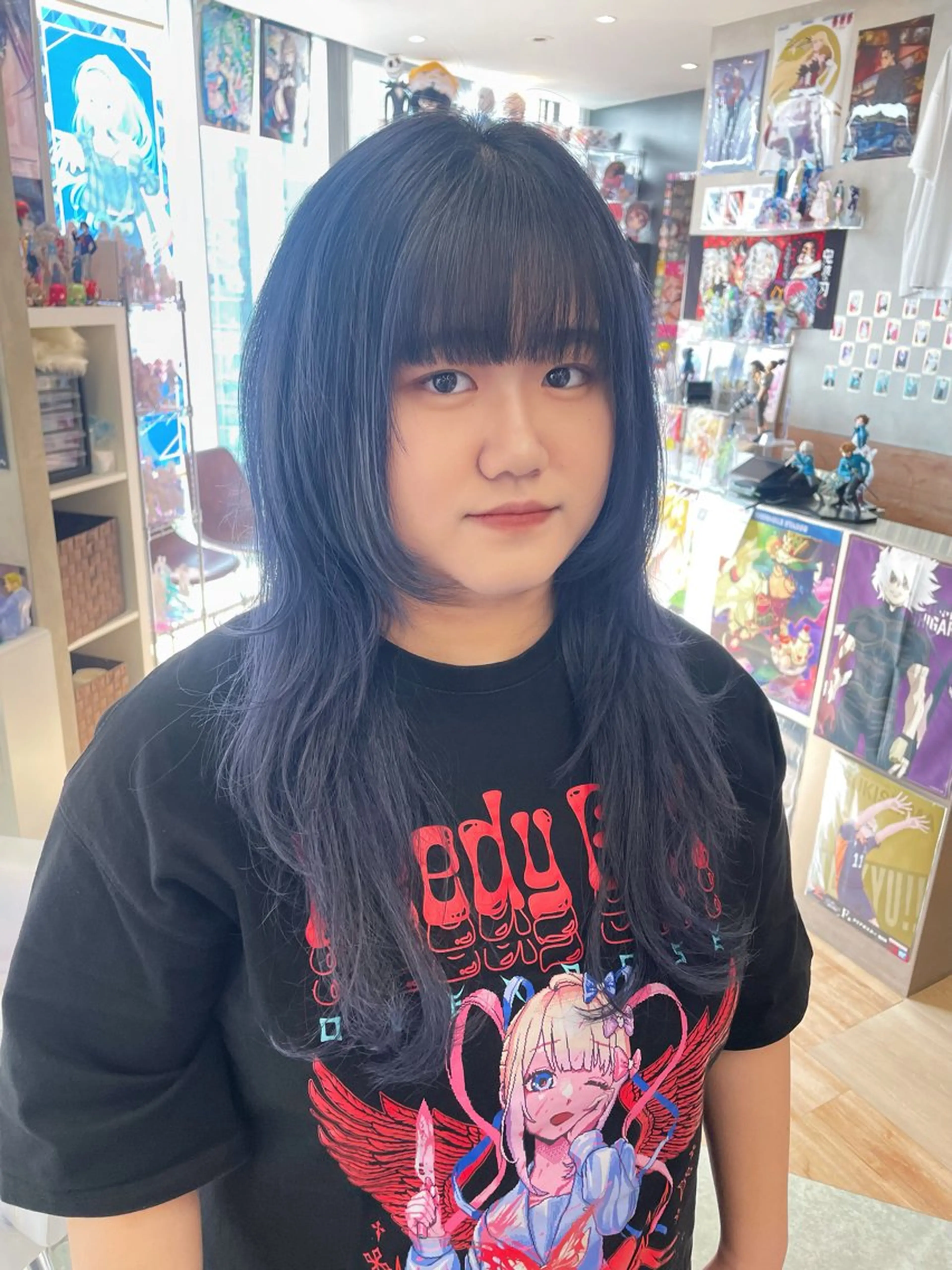 ロング カラー ロングレイヤー ブリーチ ネイビーカラー ハイレイヤー レイヤーカット カット ヘアカラー トリートメント 🍭ハイトーン/ デザインカラー🦄のヘアスタイル