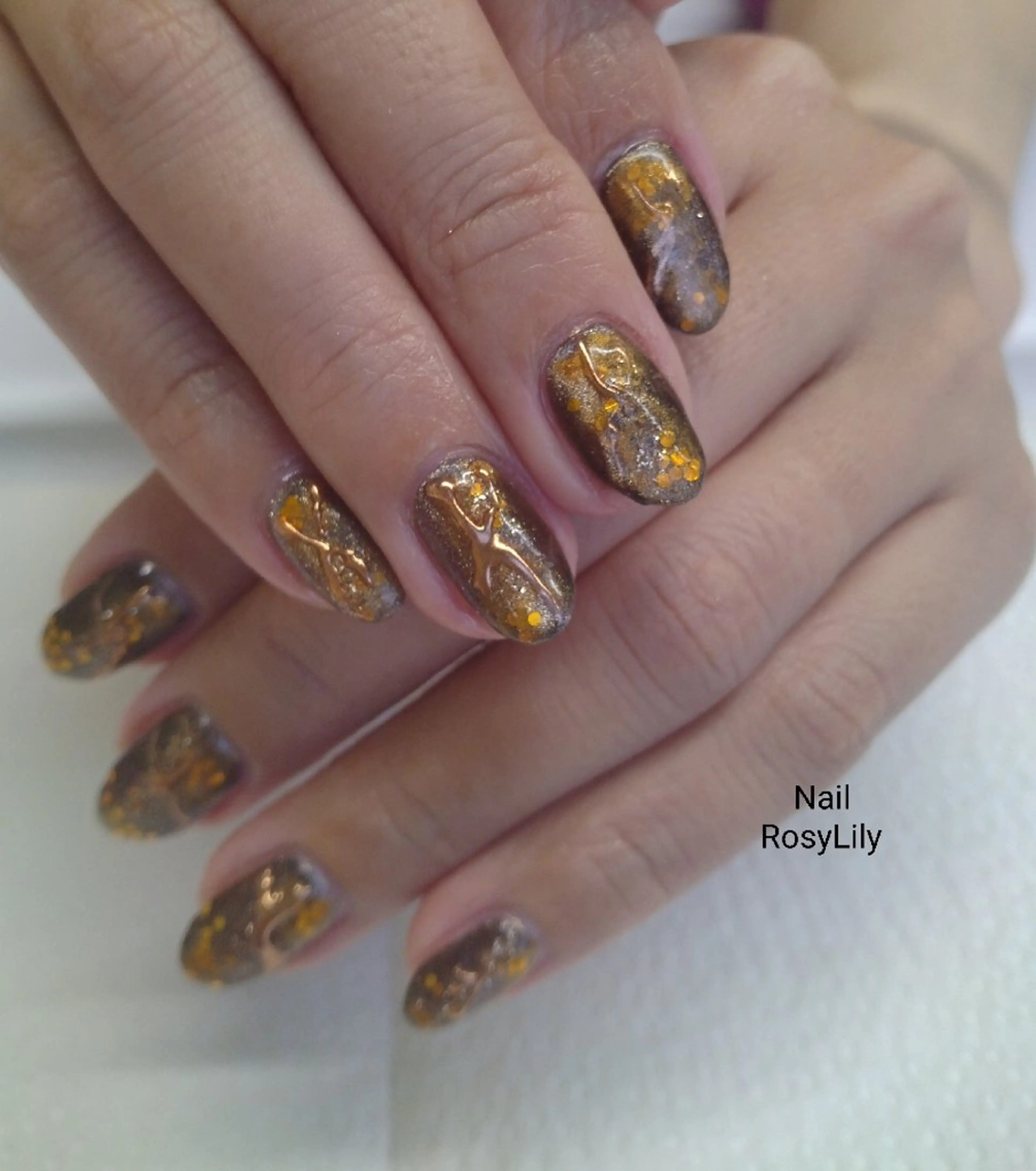 ネイル ゴールド 持ち込み プライベートサロン RosyLily所属・プライベートサロン Rosy Lilyのネイルデザイン