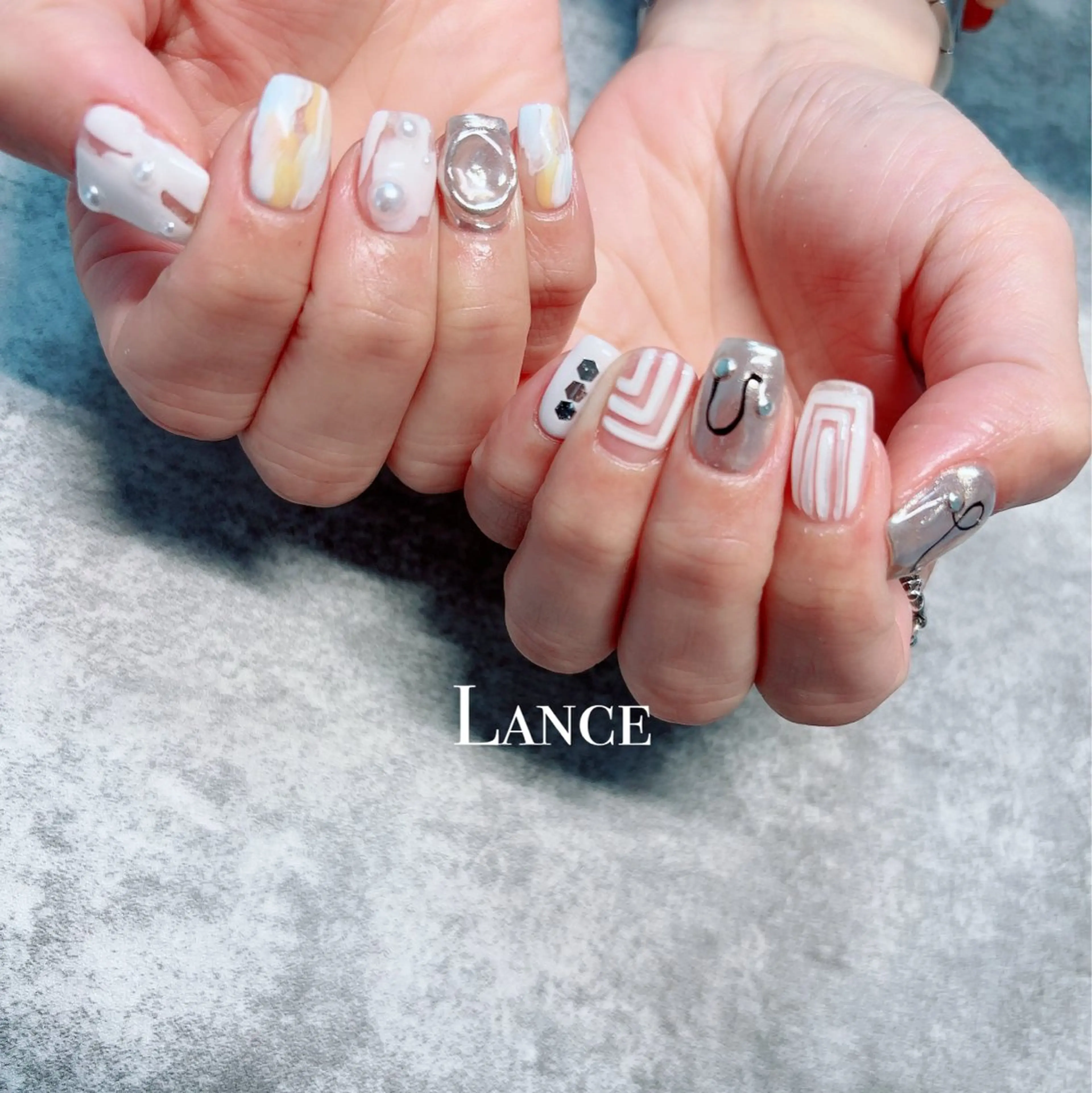 ネイル オーロラネイル フットネイル フレンチネイル キラキラネイル 韓国ネイル Lance nailのネイルデザイン