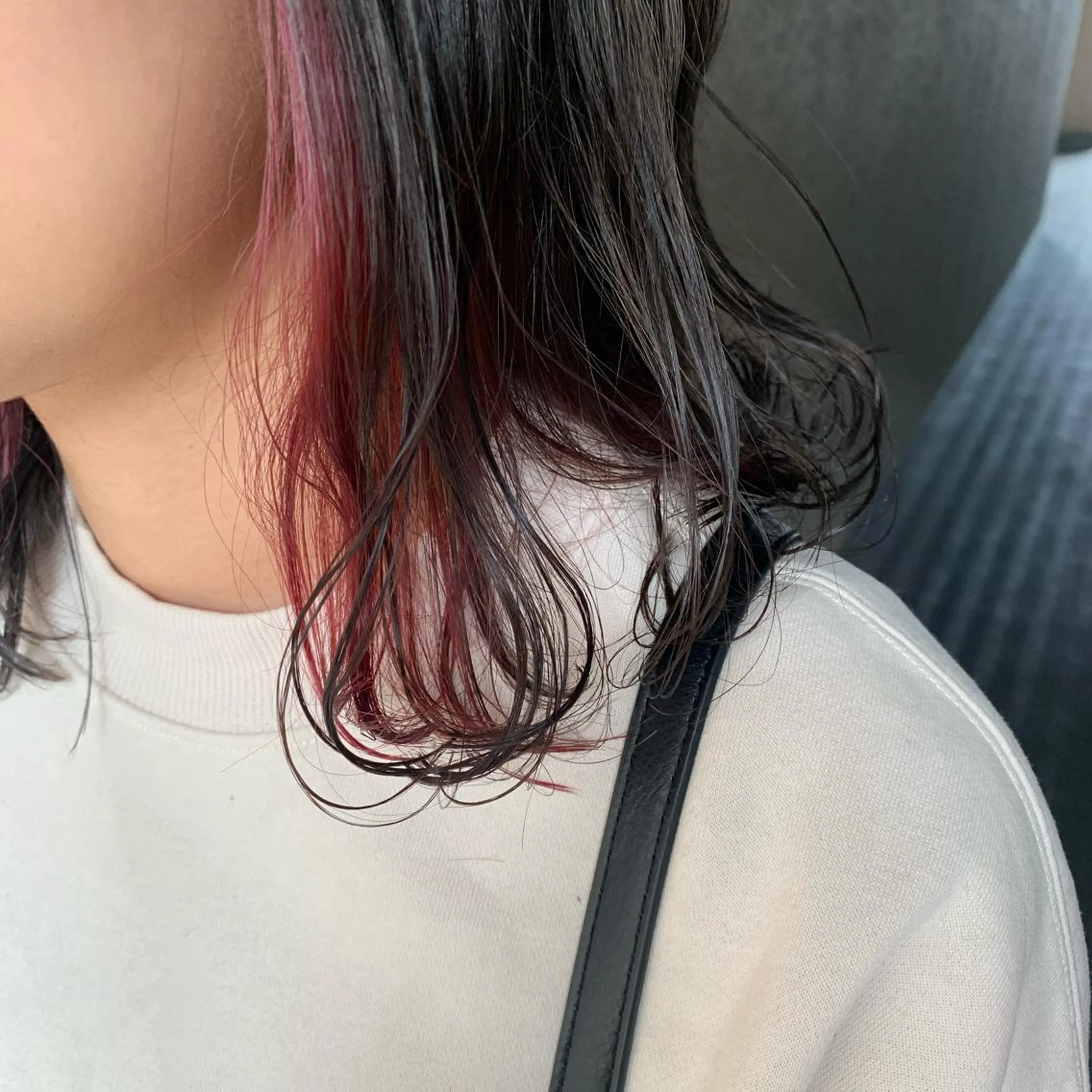 セミロング カラー イヤリングカラー chouette/ 根本優希のヘアスタイル