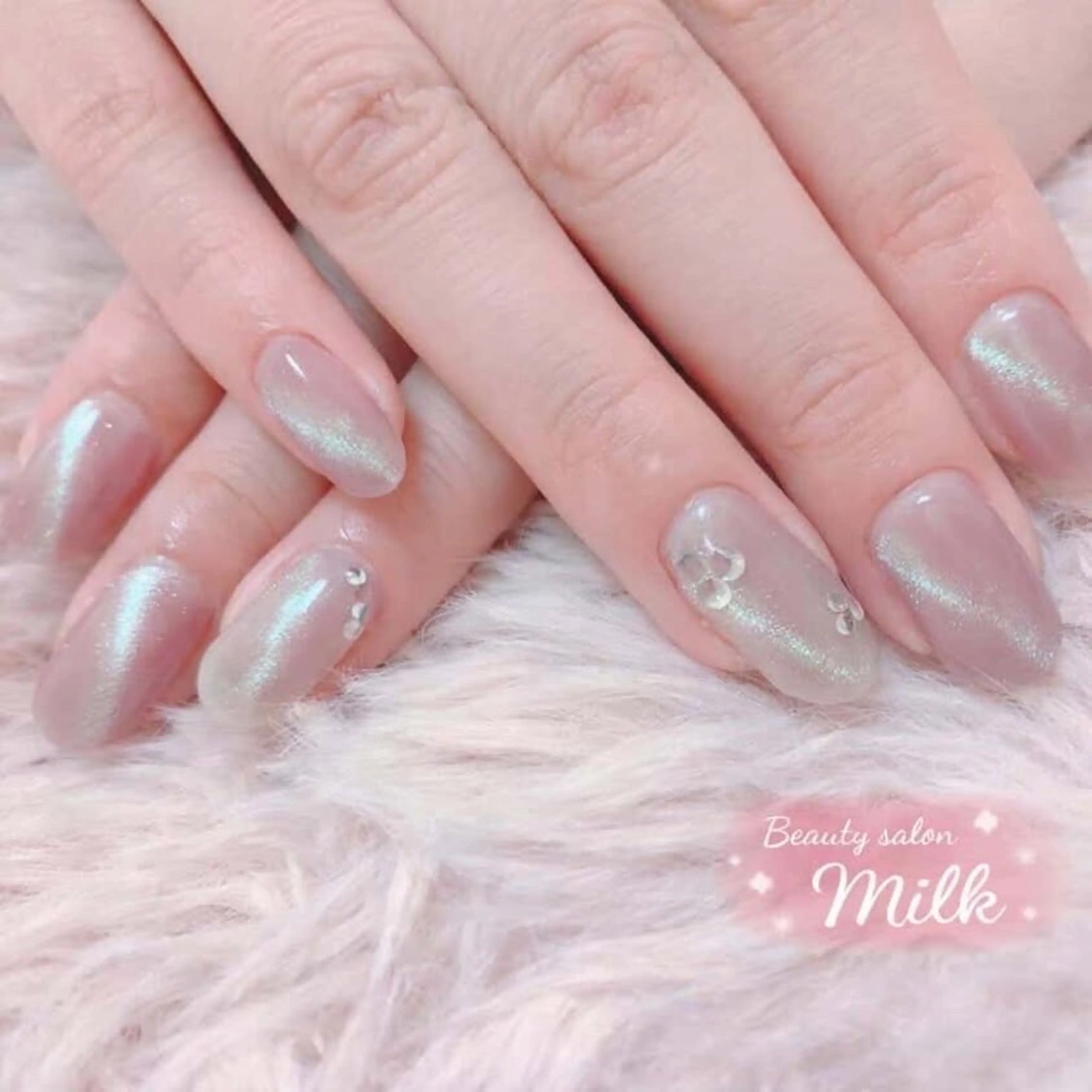 ネイル ハンドネイル ハンドケア Beauty Sal on Milkのヘアスタイル