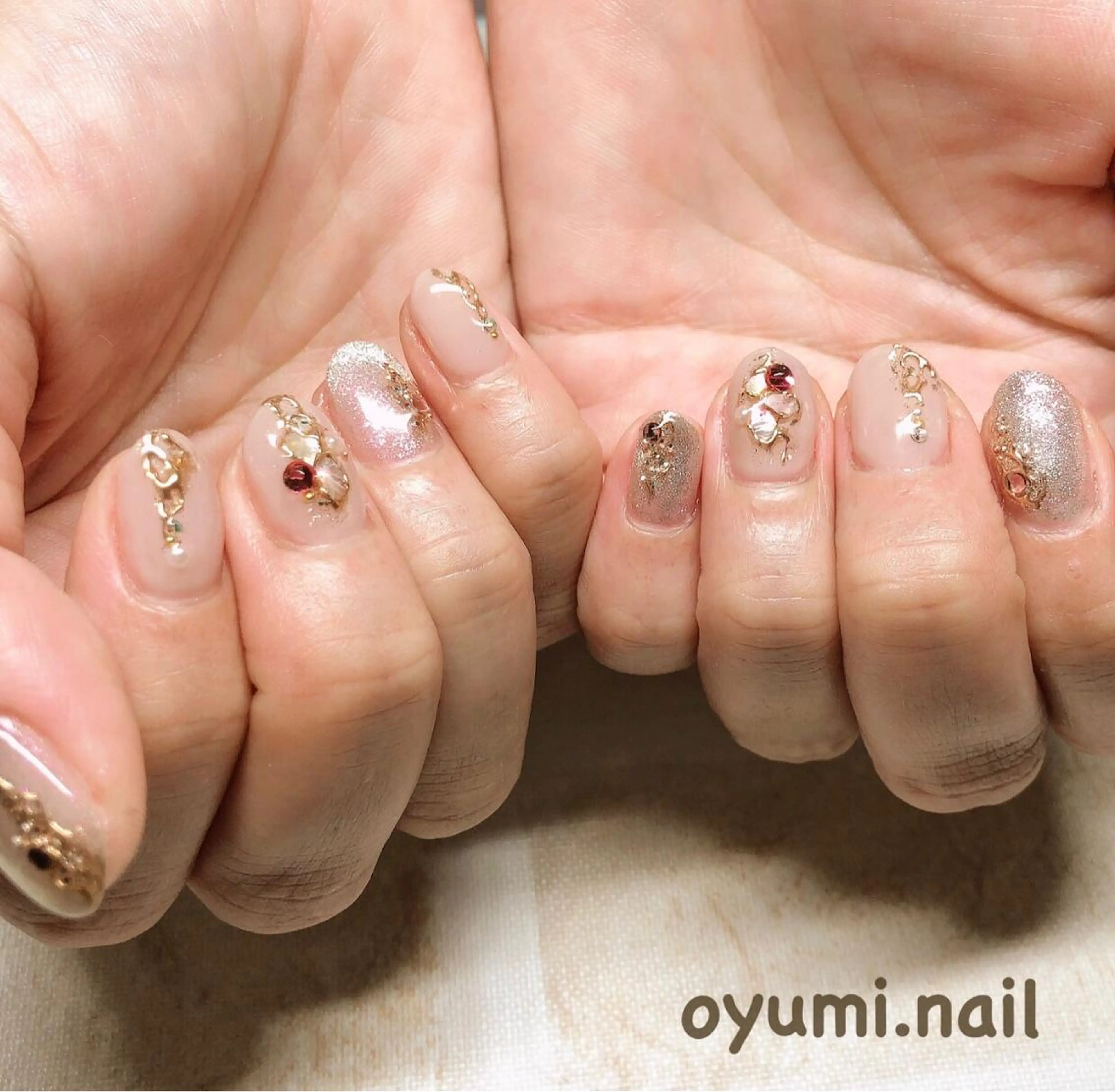 ネイル アニマル柄 べっ甲ネイル ジェルネイル グラデーション キラキラネイル ハンドネイル takanashi yumiのネイルデザイン