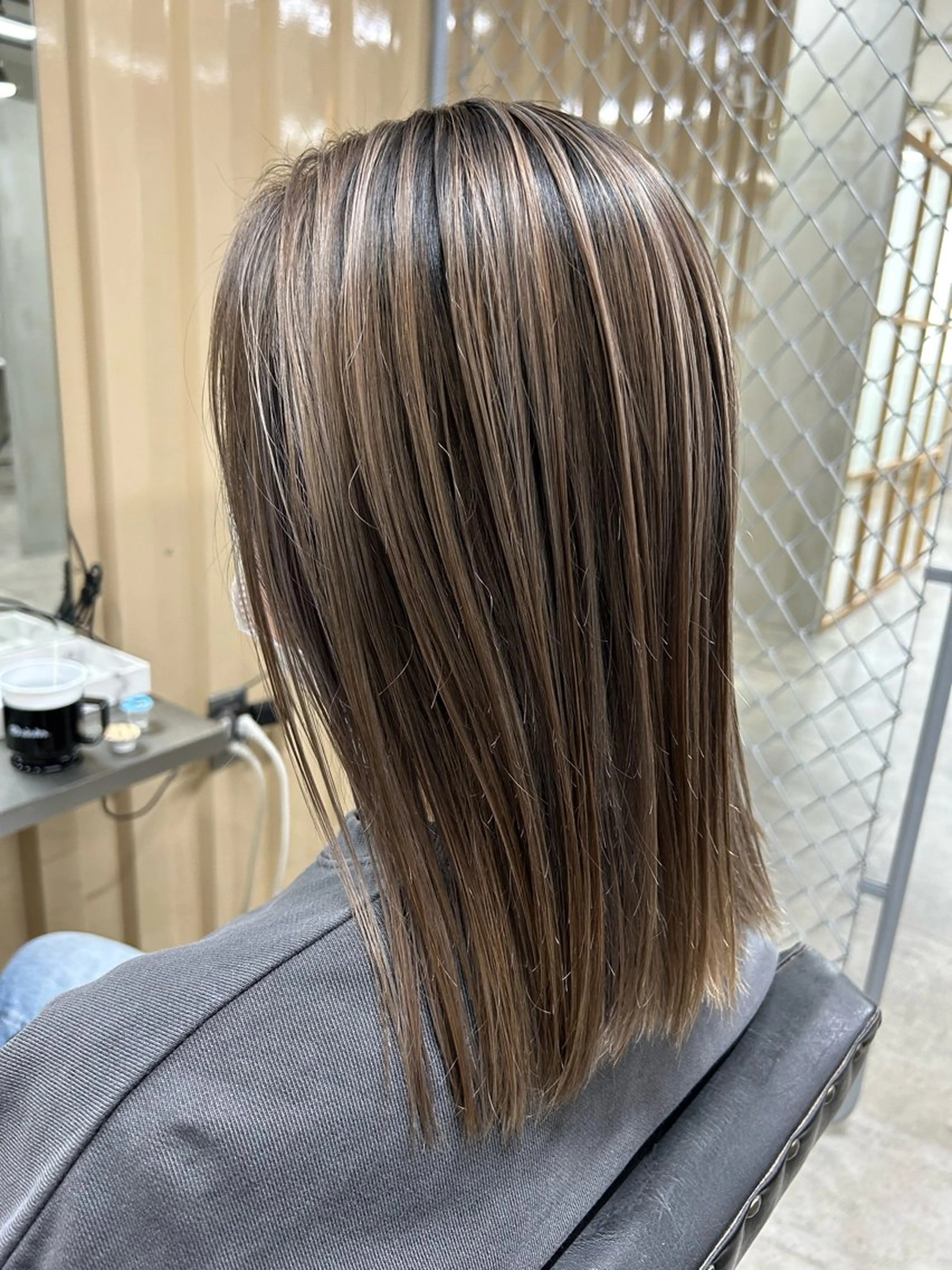 セミロング レイヤーカット ヘアカラー MASAYUKI/ ブリーチのヘアスタイル