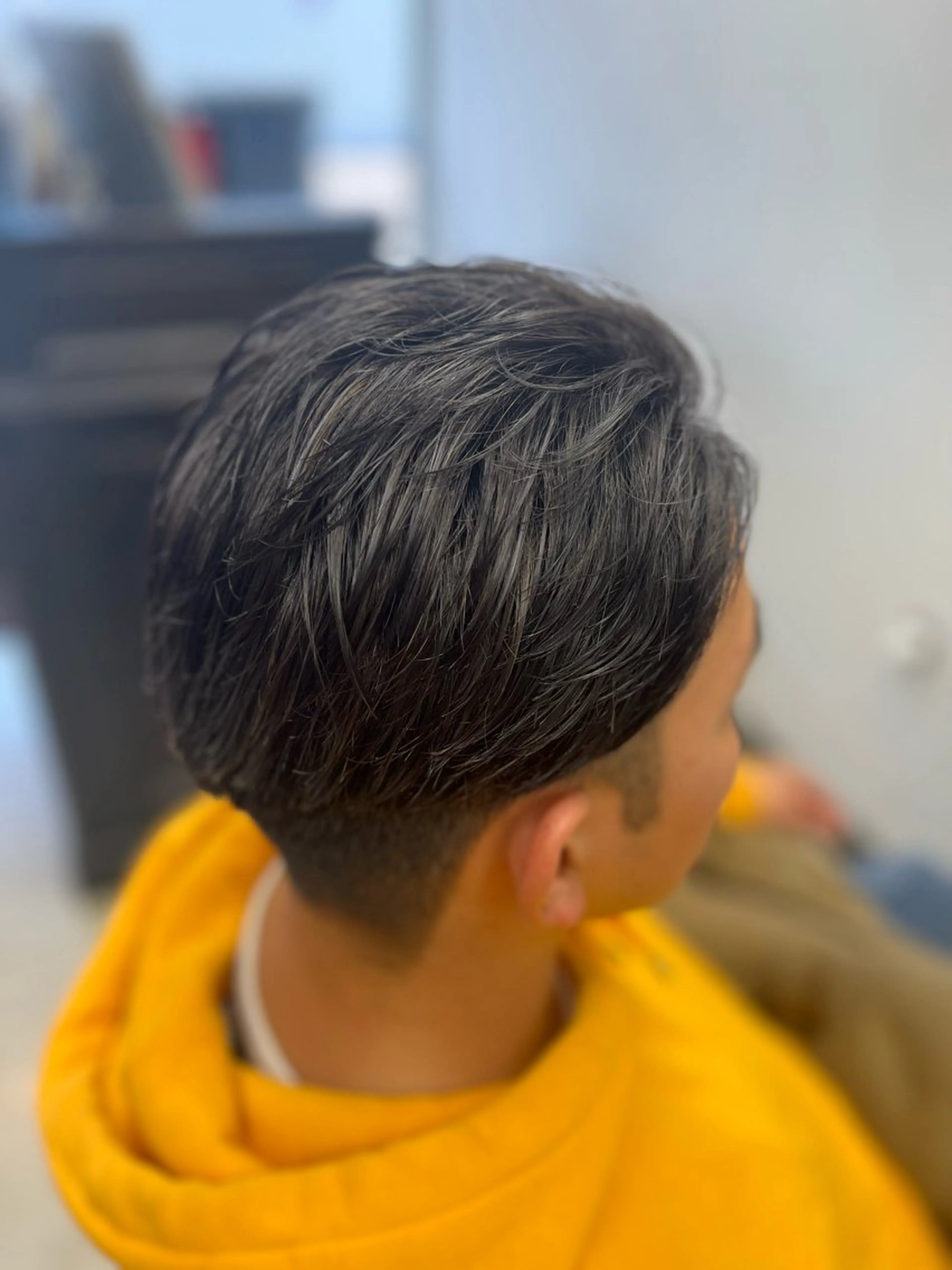 ショート カラー メンズ メンズハイライト ハイライトカラー ハイライト ヘアカラー Crescere所属・小島 凜のヘアスタイル