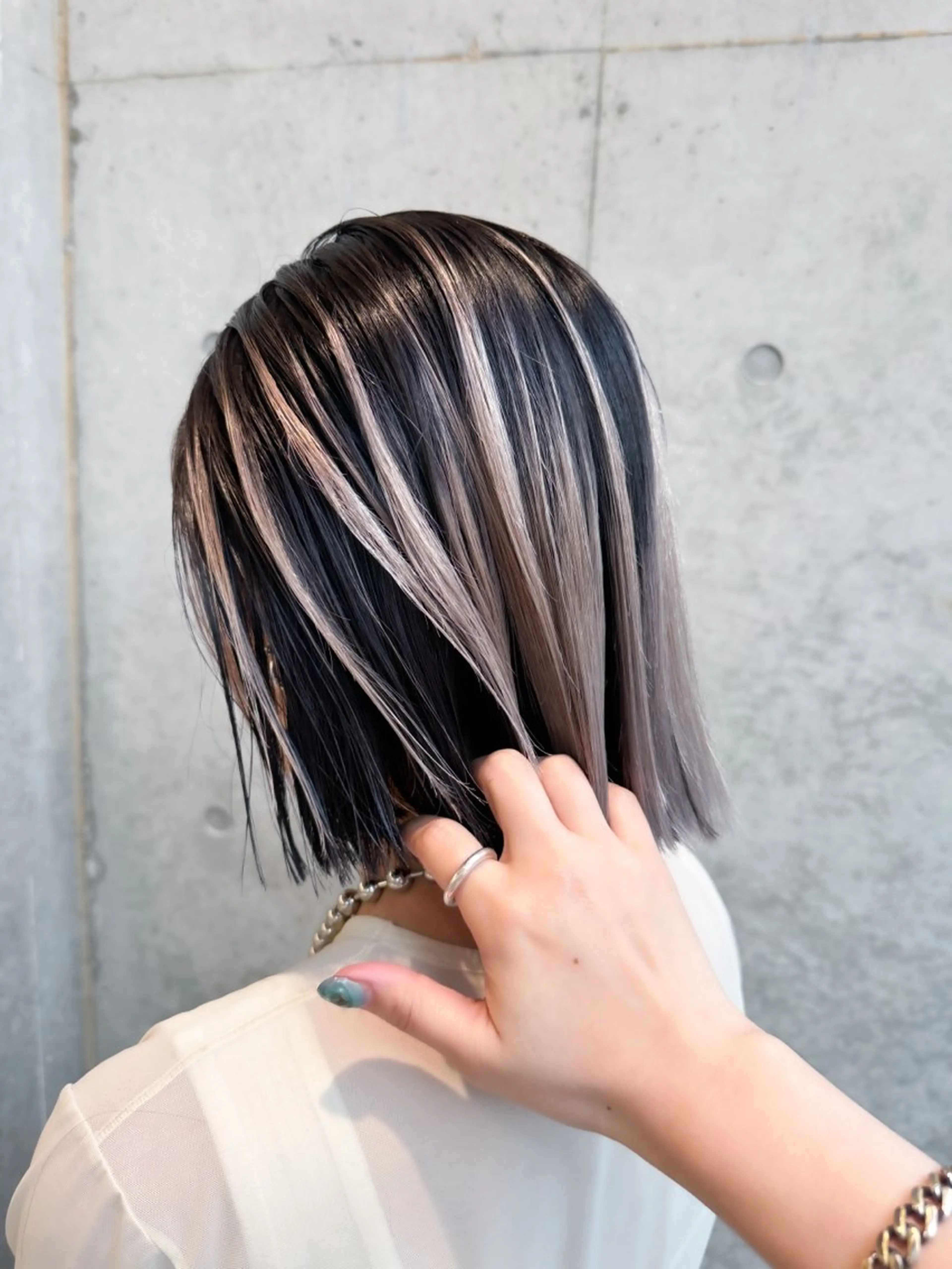 ショート カラー ヘアアレンジ ミニボブ/ブリーチ 🌈MISATOのヘアスタイル