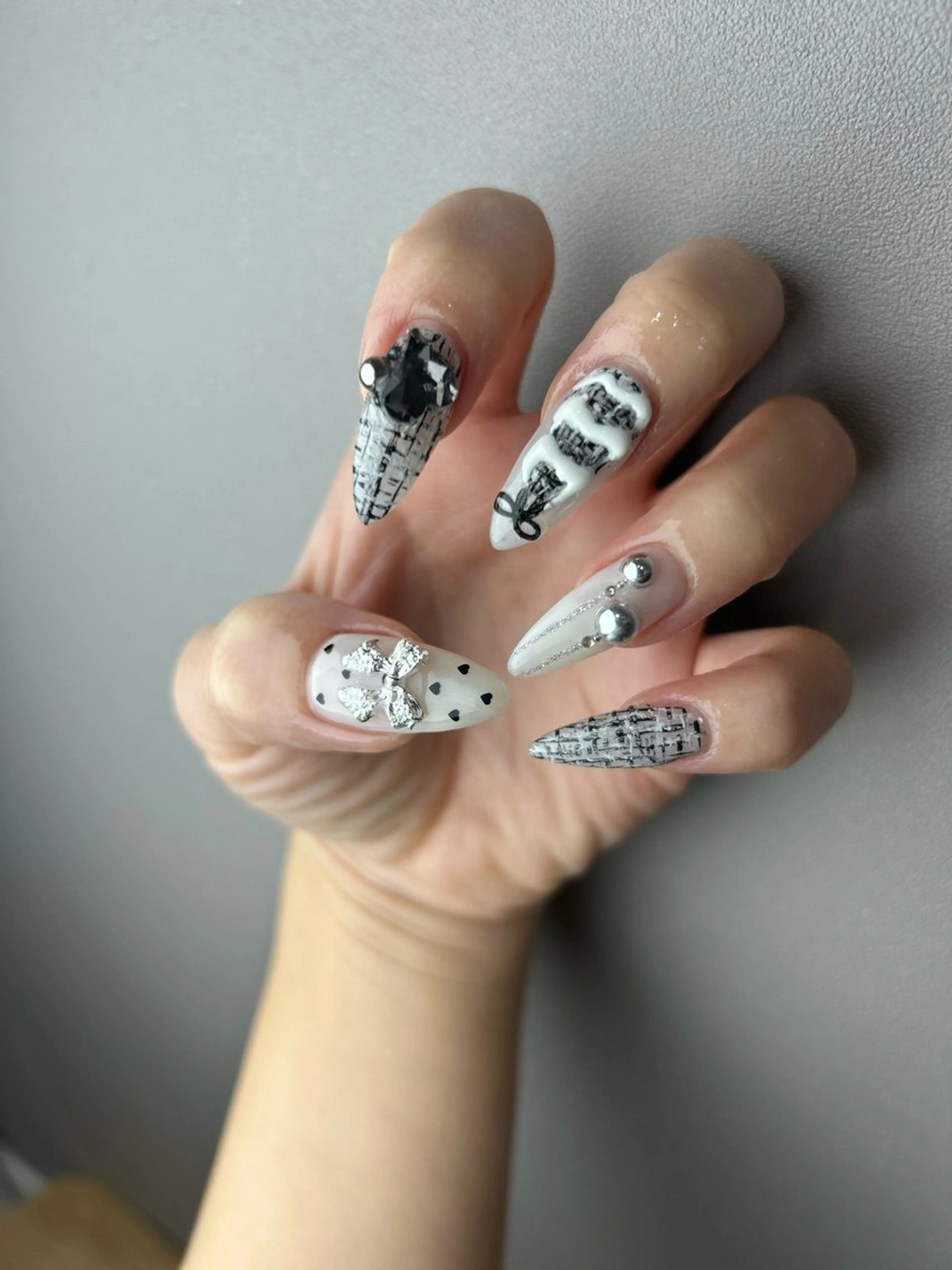 ロング ハンドネイル Cheri Nailのネイルデザイン