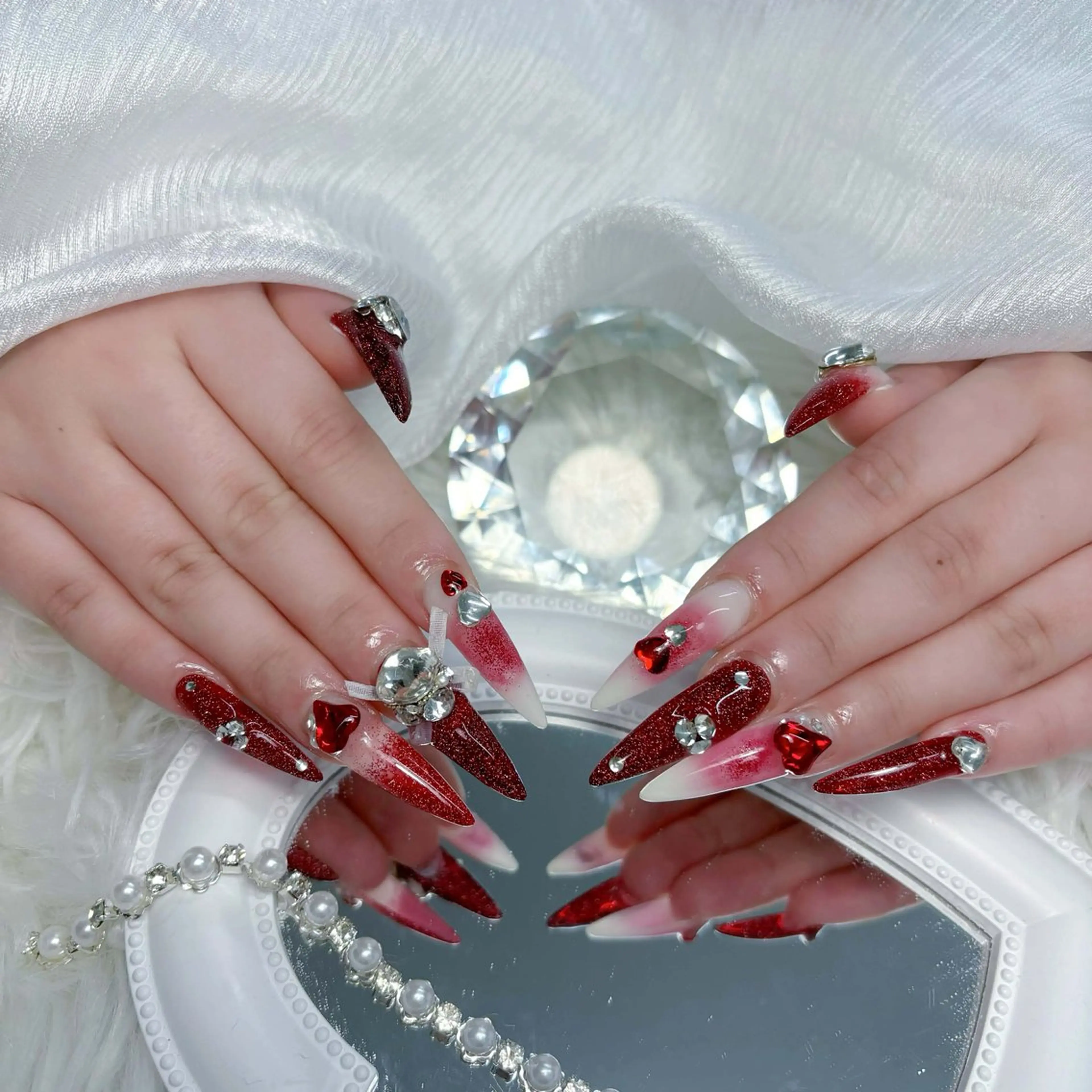 ネイル ハンドネイル ハンドケア いちご ちゃんのネイルデザイン