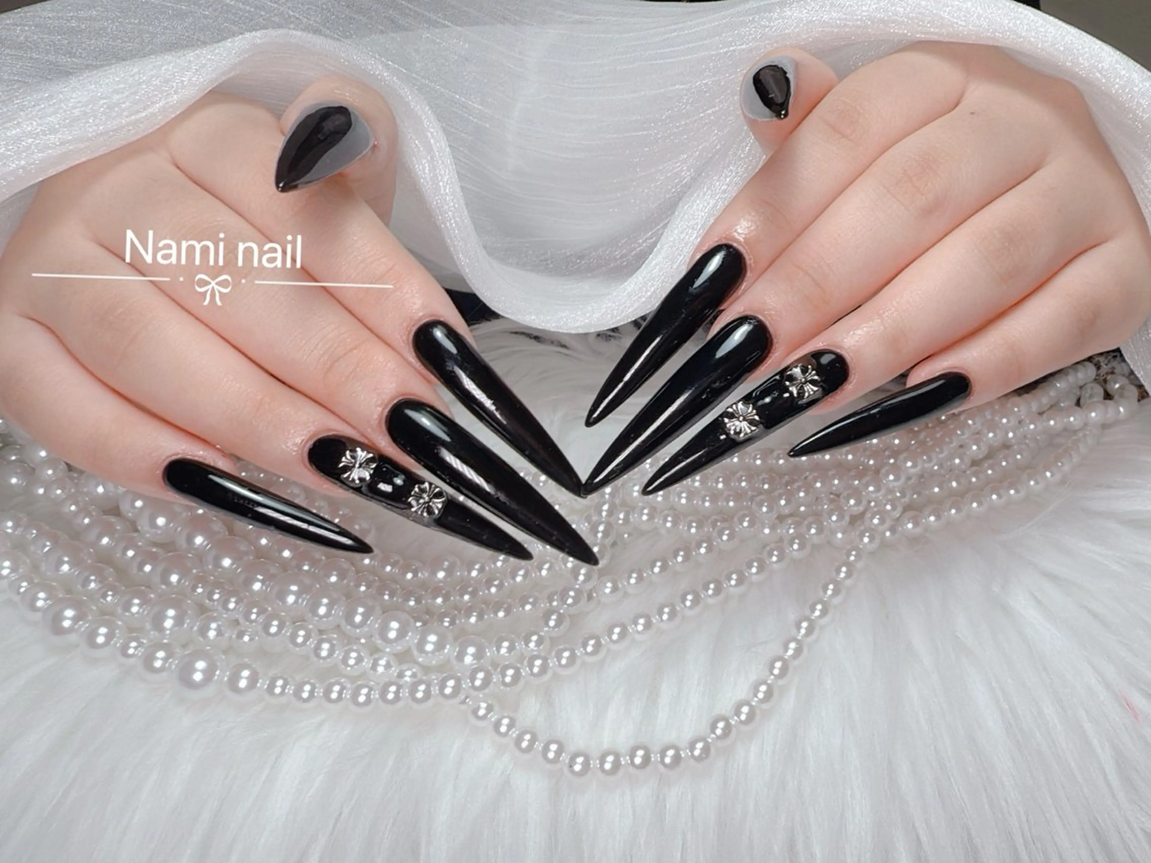 ネイル 長さ出し ガーリー 韓国ネイル ロングネイル 持ち込み ハンドネイル Nami nail salonのネイルデザイン