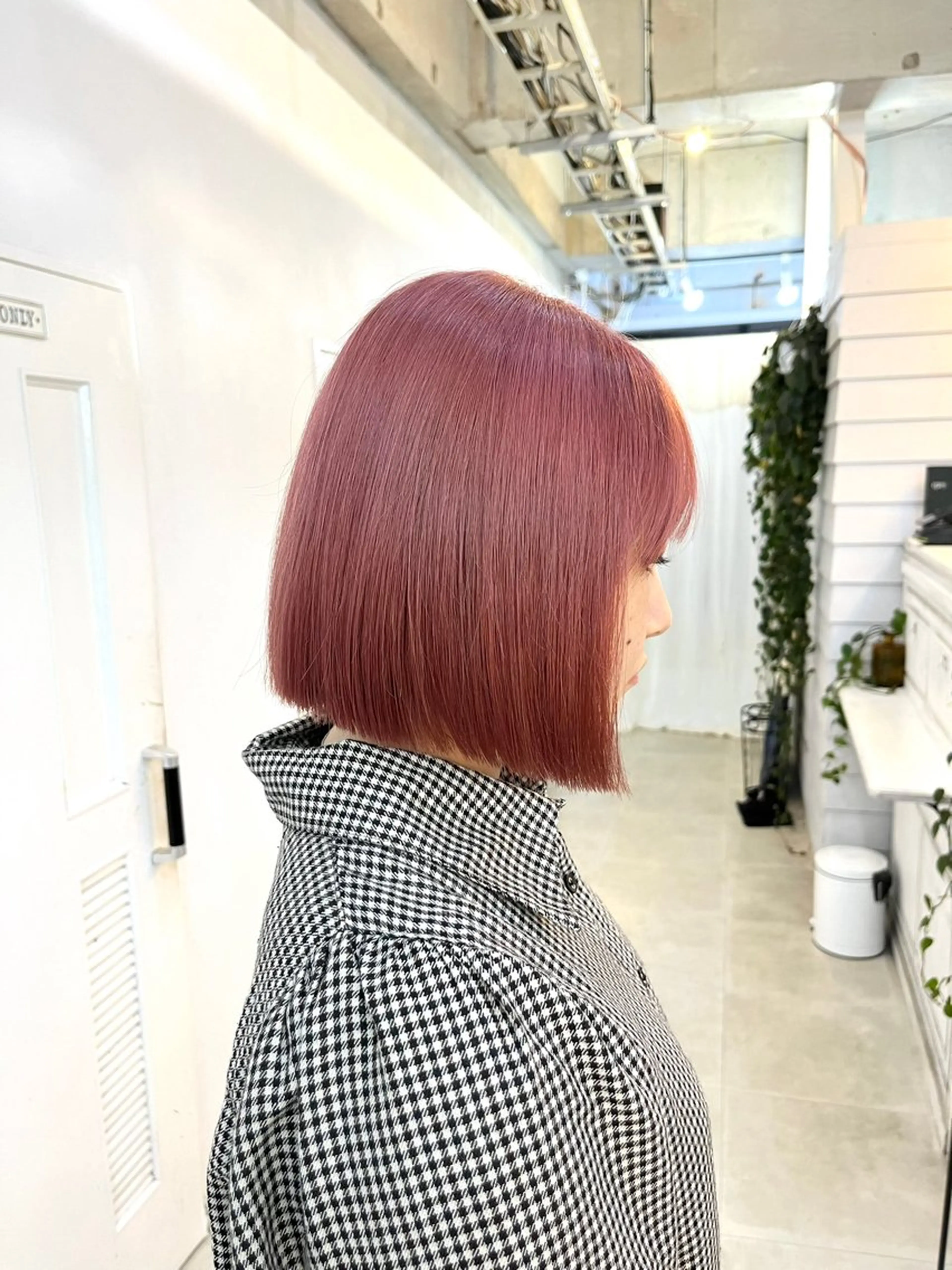 ショート カラー ピンクカラー カット ヘアカラー トリートメント メンズパーマ ヘアカラー大成のヘアスタイル
