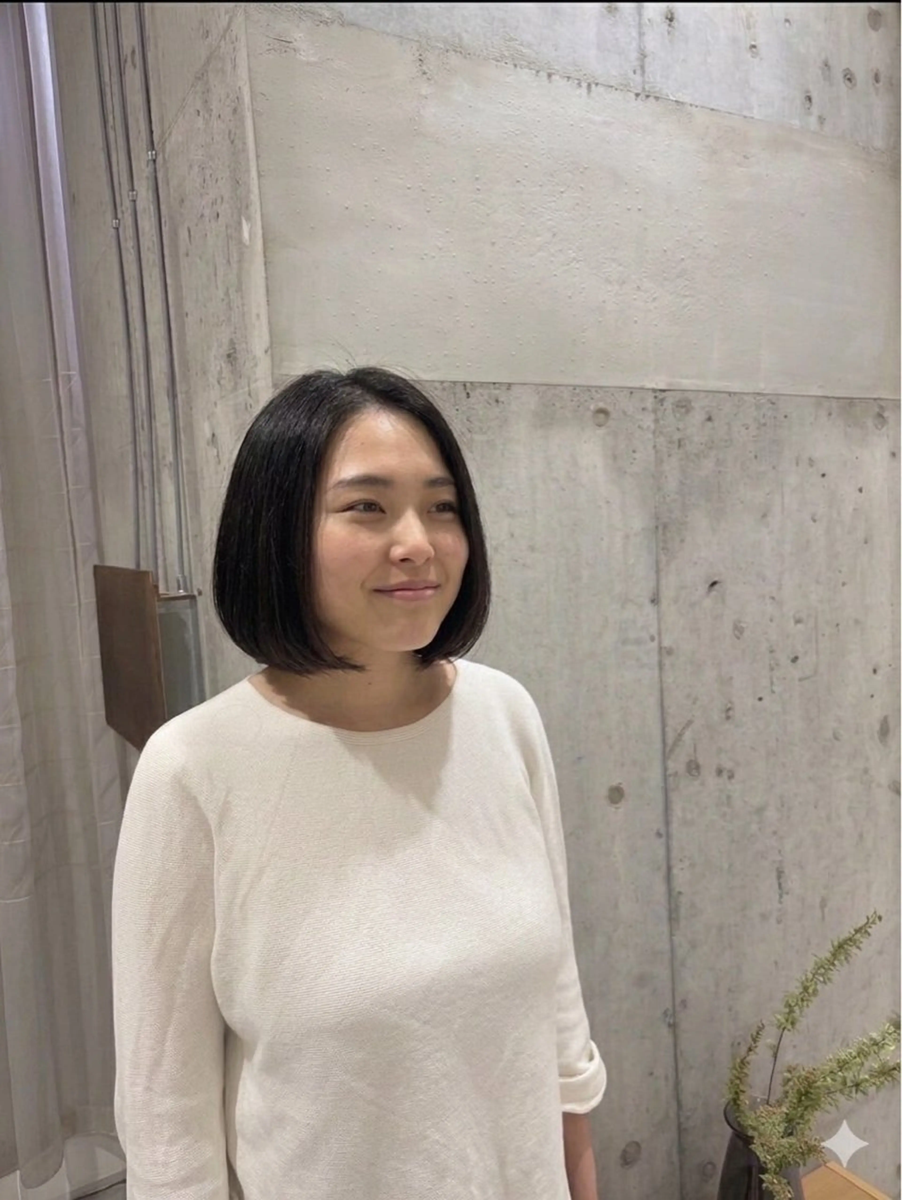 セミロング 伊藤 由華のヘアスタイル