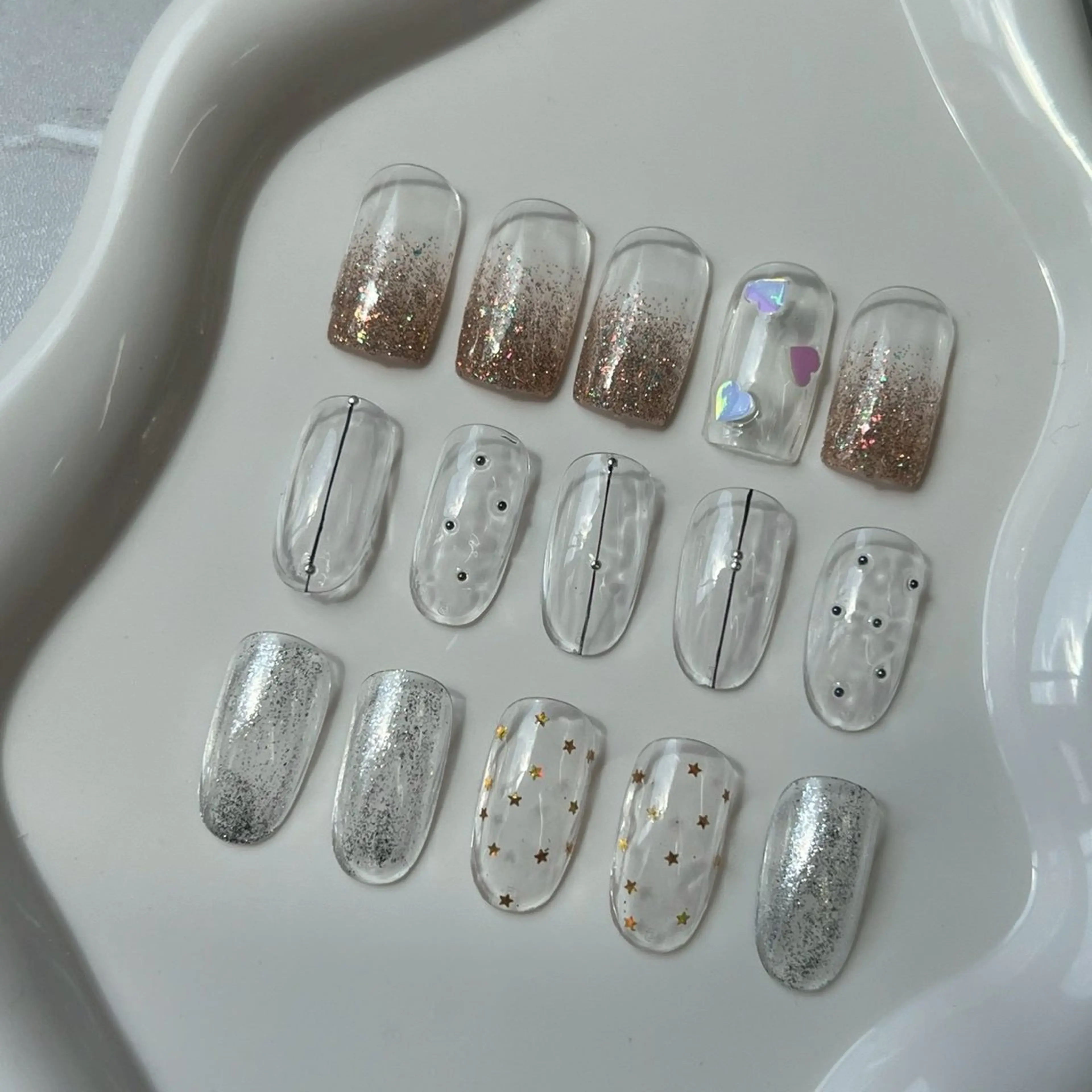 ネイル ハンドネイル ANNE綾瀬店 eriのネイルデザイン