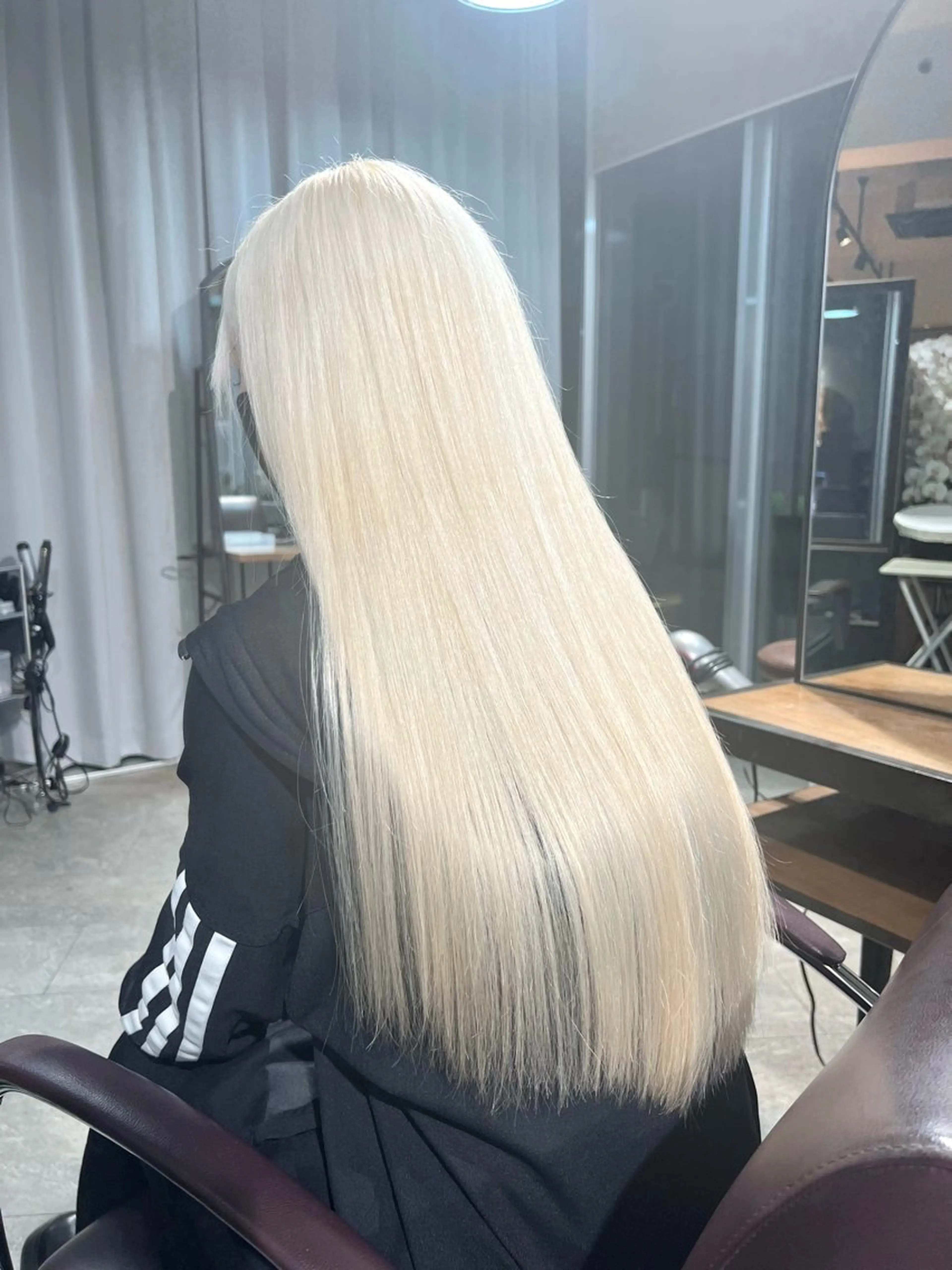 ロング カラー ヘアアレンジ ヘアカラー トリートメント ヘアセット 🌈インナーカラー ‘ショウマ’🌈のヘアスタイル