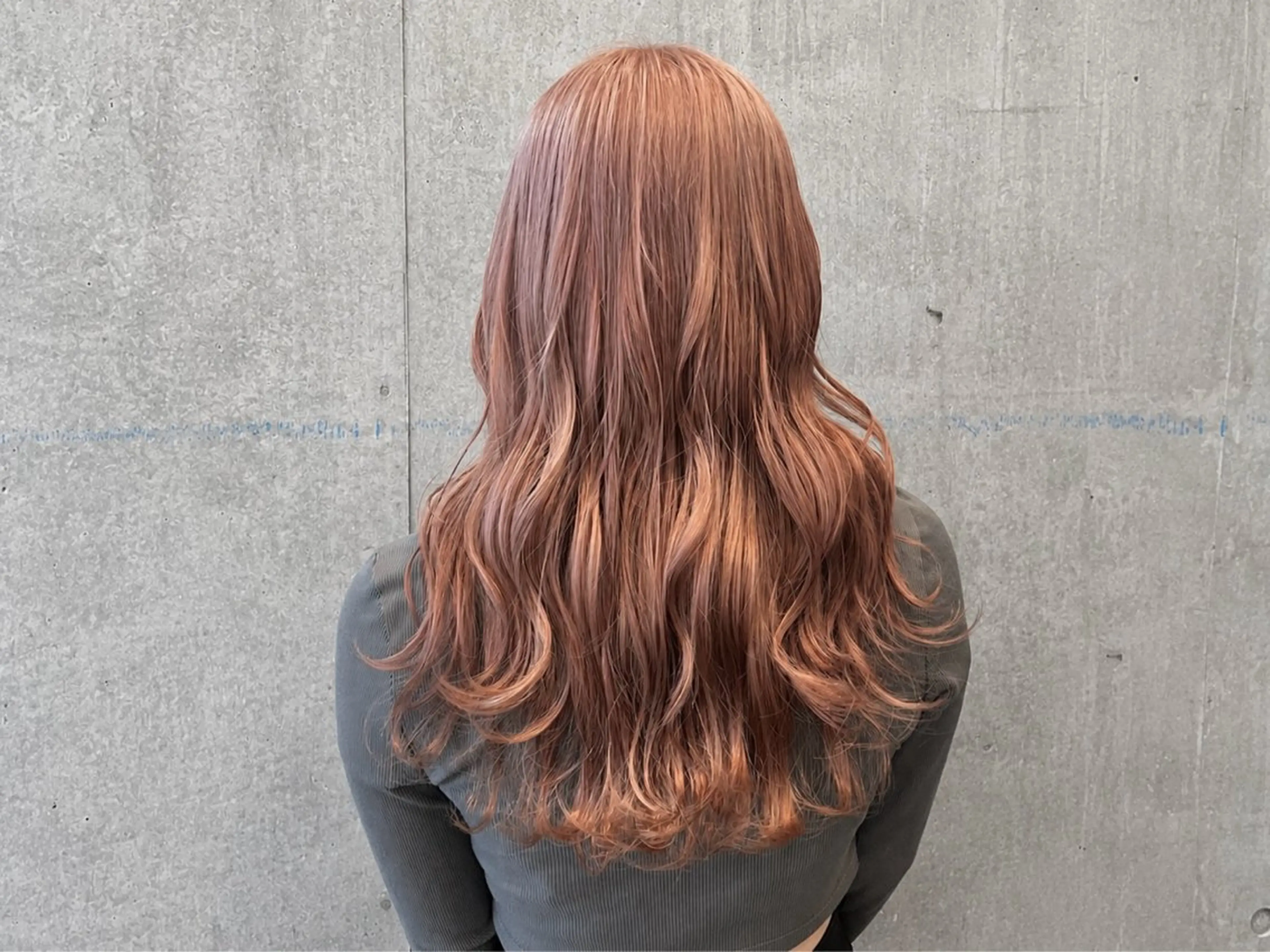 ロング カラー 蓮見  友里のヘアスタイル