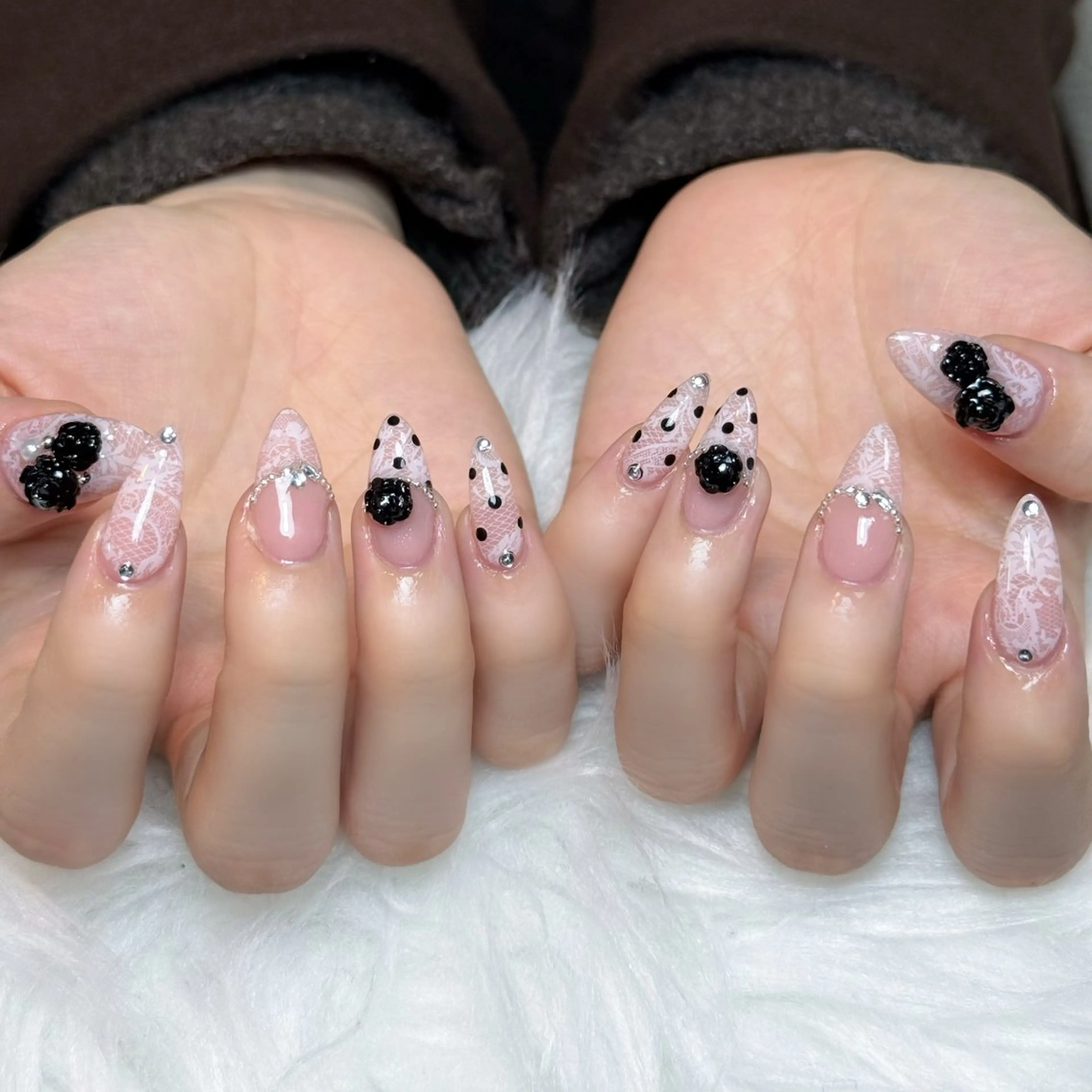 ネイル オーロラネイル ボルドー ブラウン 氷ネイル・うるうるネイル キラキラネイル ハンドネイル Julli NailStudioのネイルデザイン