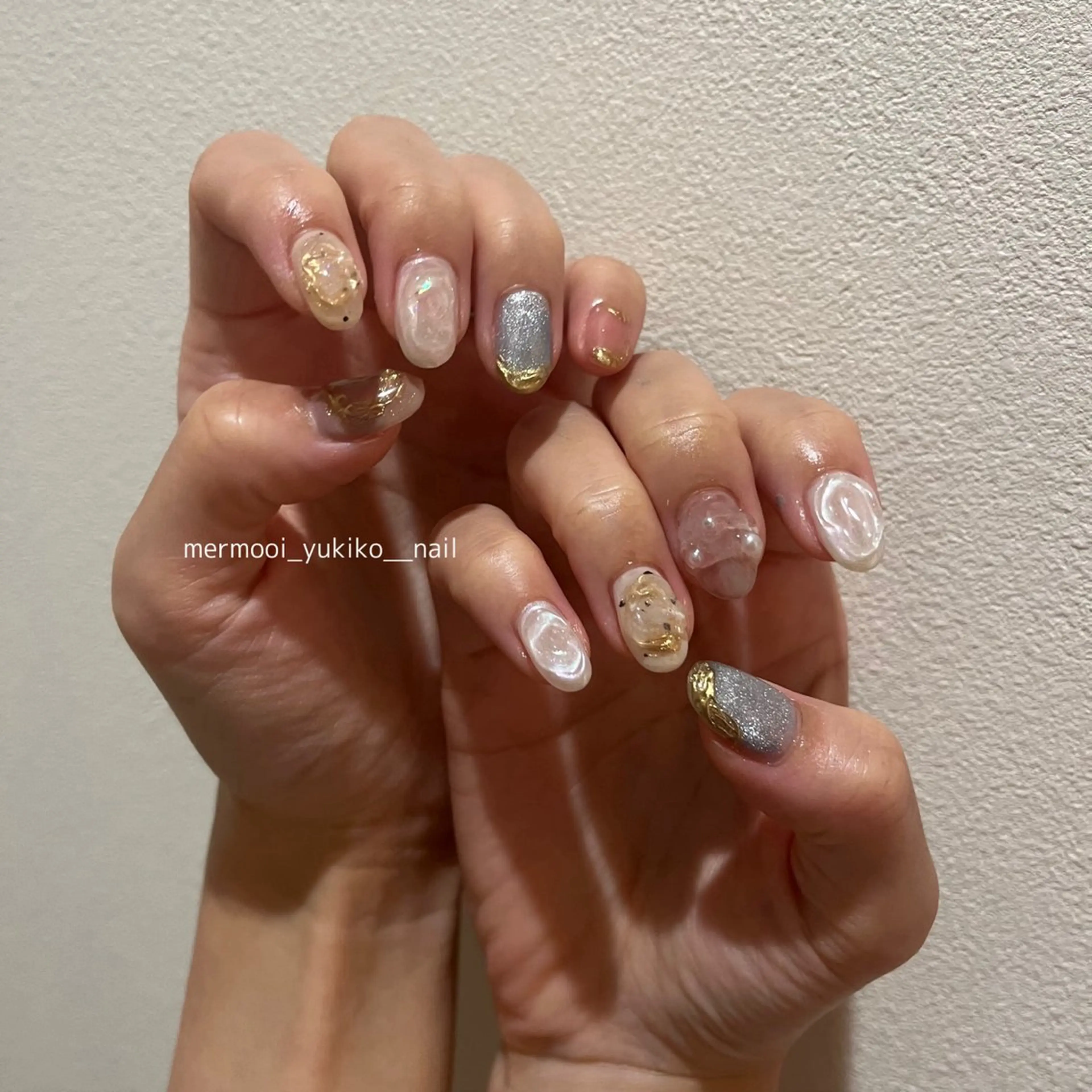 ネイル マグネットネイル ミラーネイル ニュアンスネイル ぷっくりネイル melumooi nailのネイルデザイン