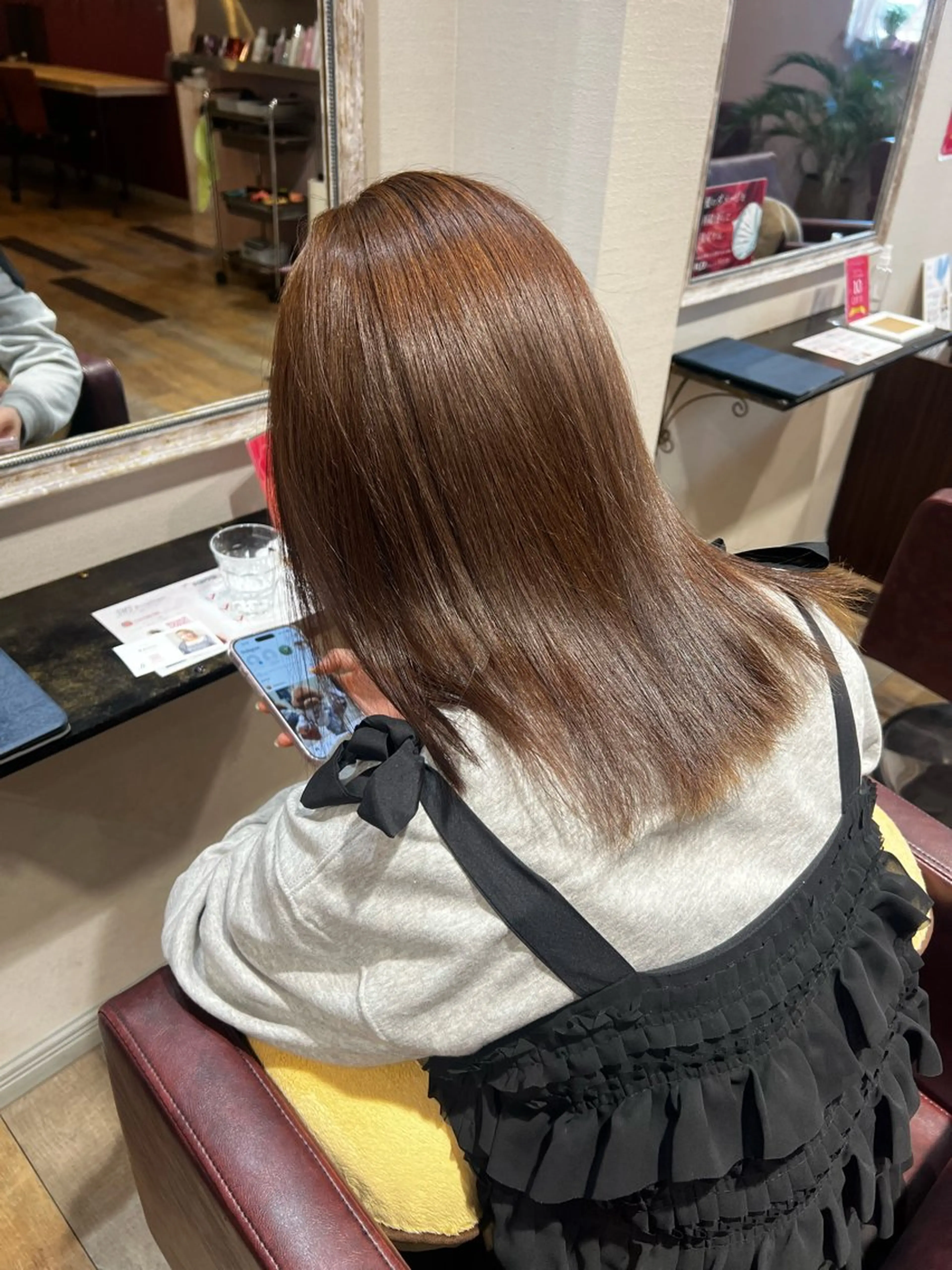 セミロング カラー 山本 怜奈のヘアスタイル