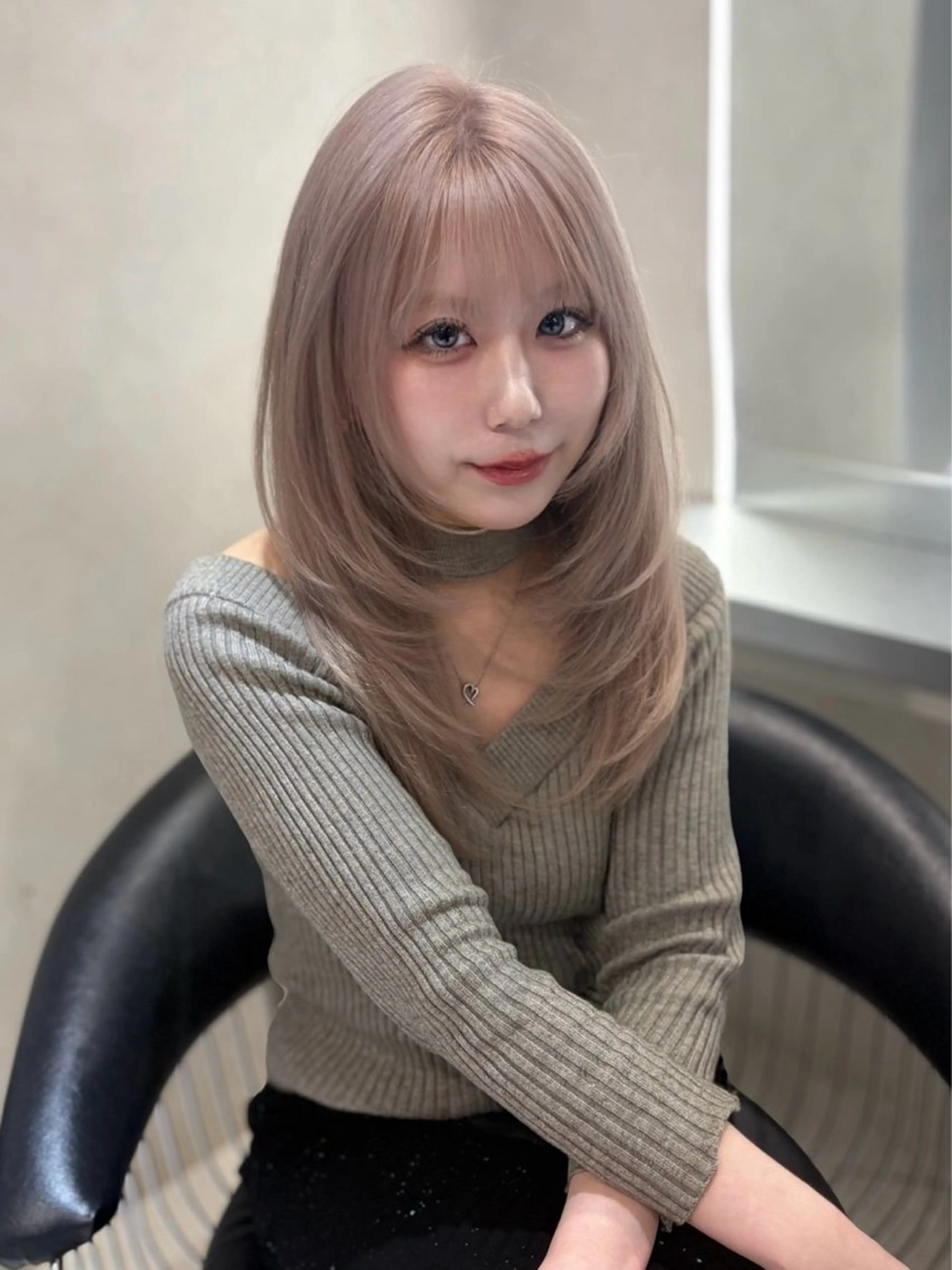 ロング ヘアカラー トリートメント ハイトーン/ベージュ 🤍reinaのヘアスタイル