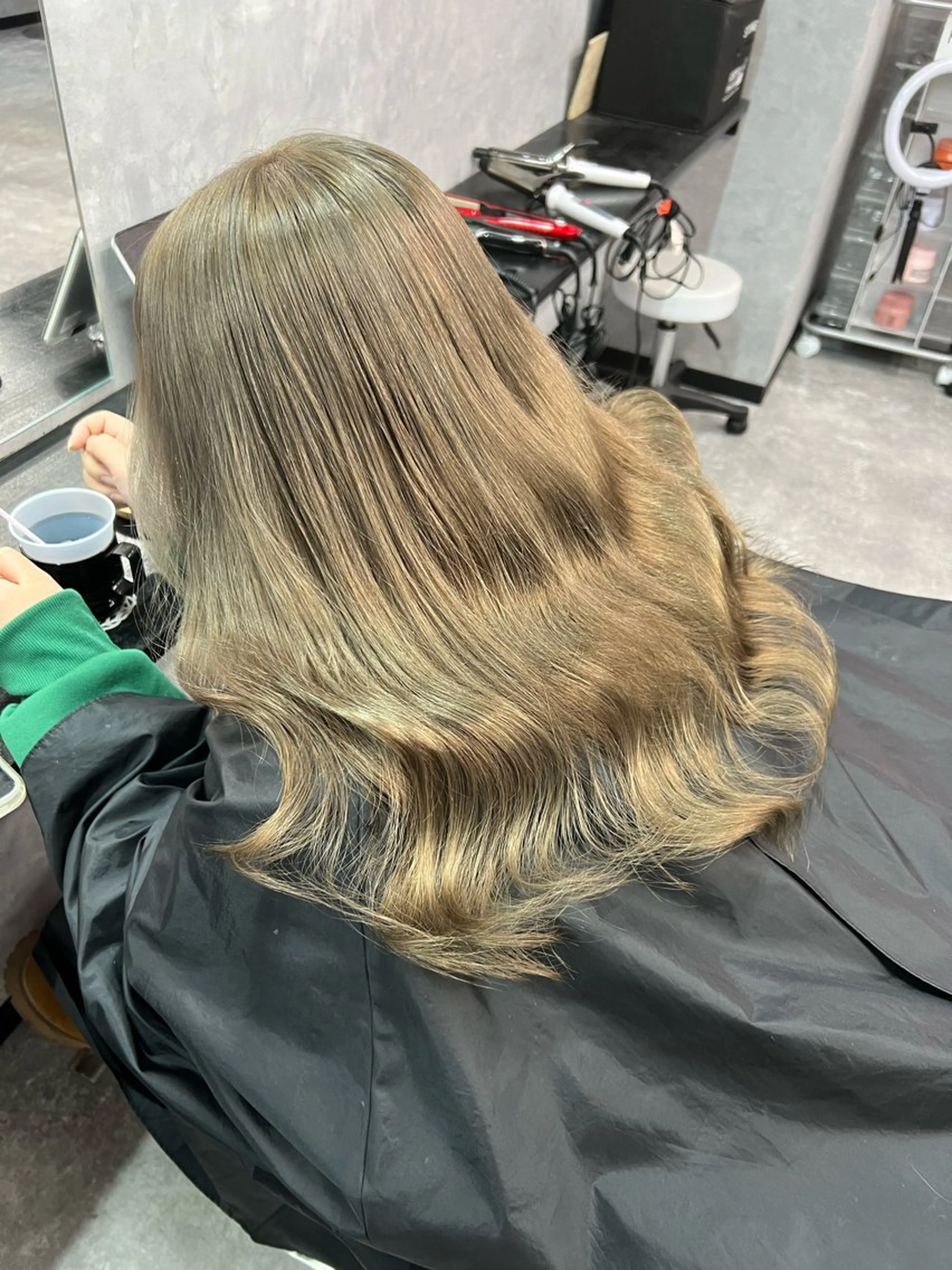 ロング ヘアカラー トリートメント YURA所属・藤本 翔己のヘアスタイル