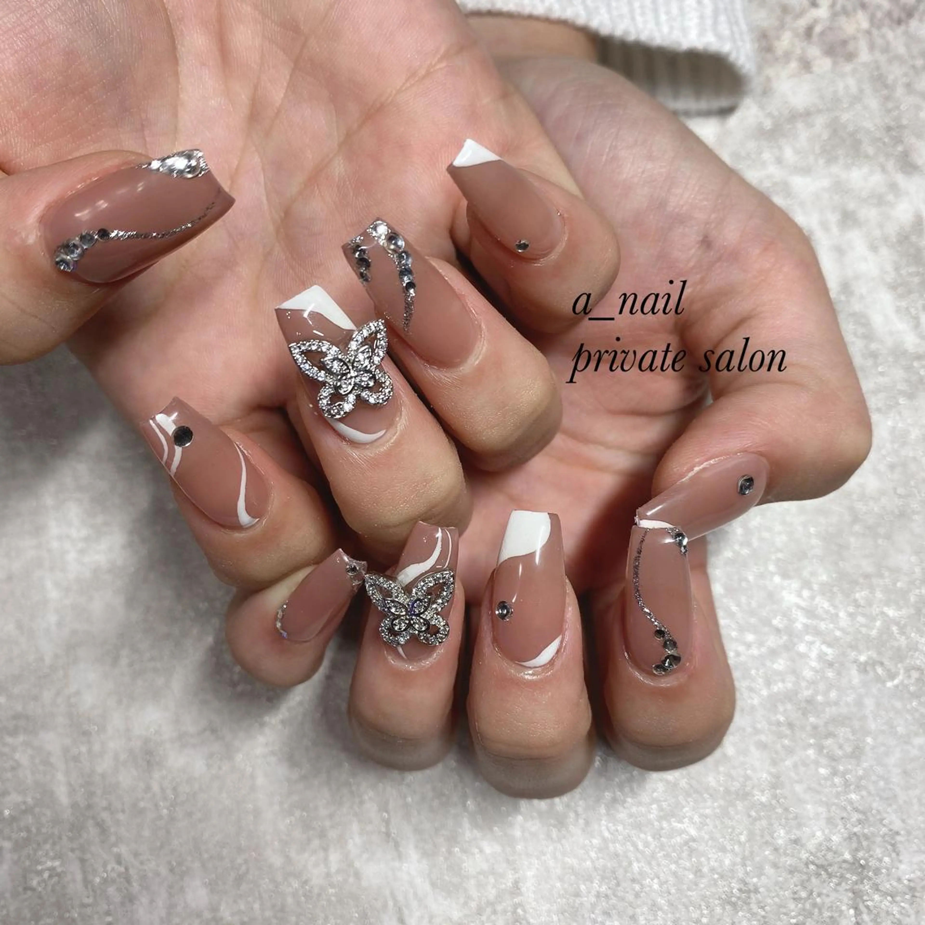 ネイル アニマル柄 フレンチネイル ジェルネイル 氷ネイル・うるうるネイル レース 菅 恵奈のネイルデザイン