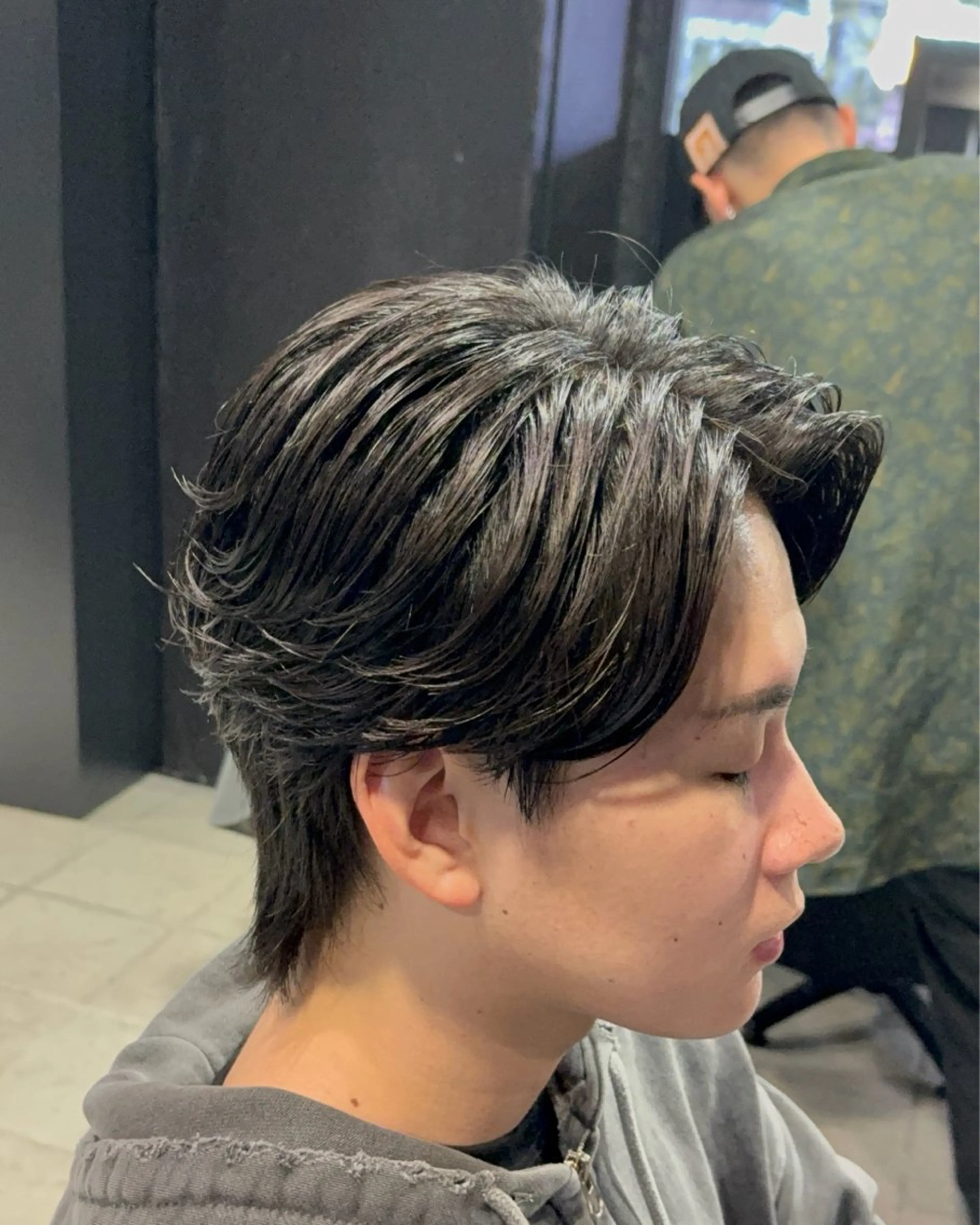 ショート パーマ メンズ センターパート フェザーパーマ メンズパーマ メンズウルフカット ウルフカット カット パーマ 【フェザーパーマ】 【縮毛矯正】鶴田文のヘアスタイル