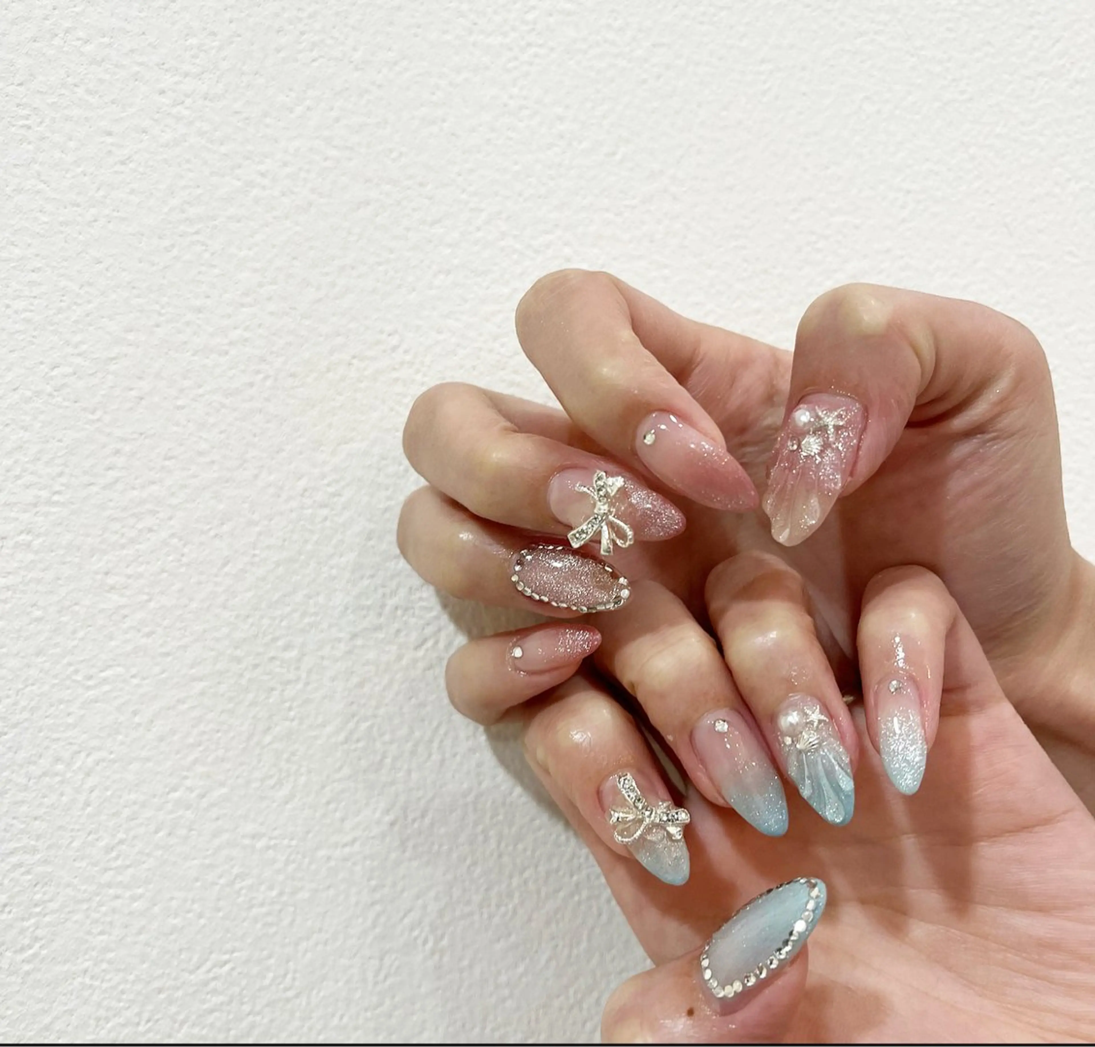 ネイル グラデーション マグネットネイル リボン #Amin nail salonのネイルデザイン