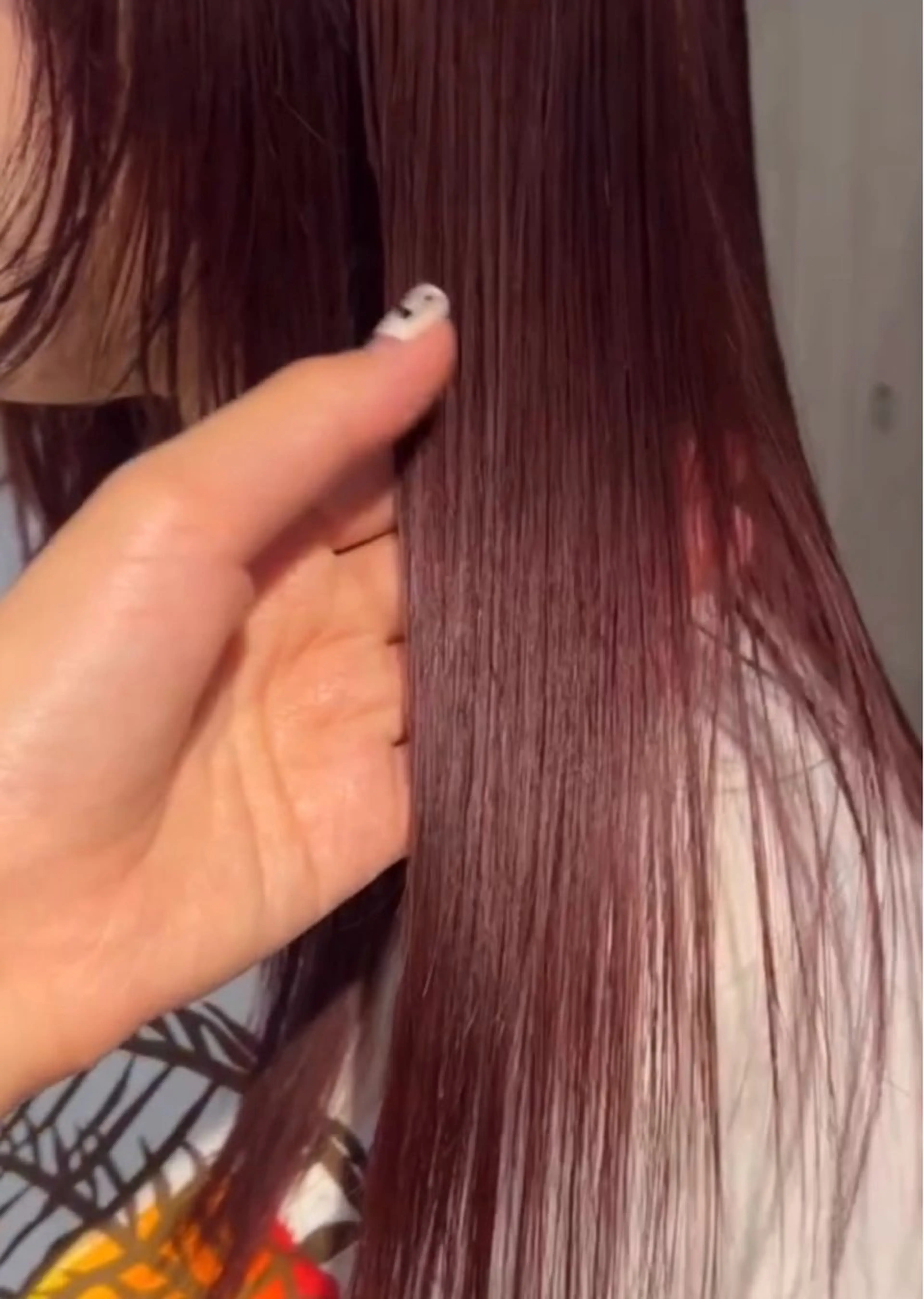 ロング カラー ブリーチ ダブルカラー オレンジ レッドカラー Sora/レイヤー/ 似合わせカラー🤎のヘアスタイル