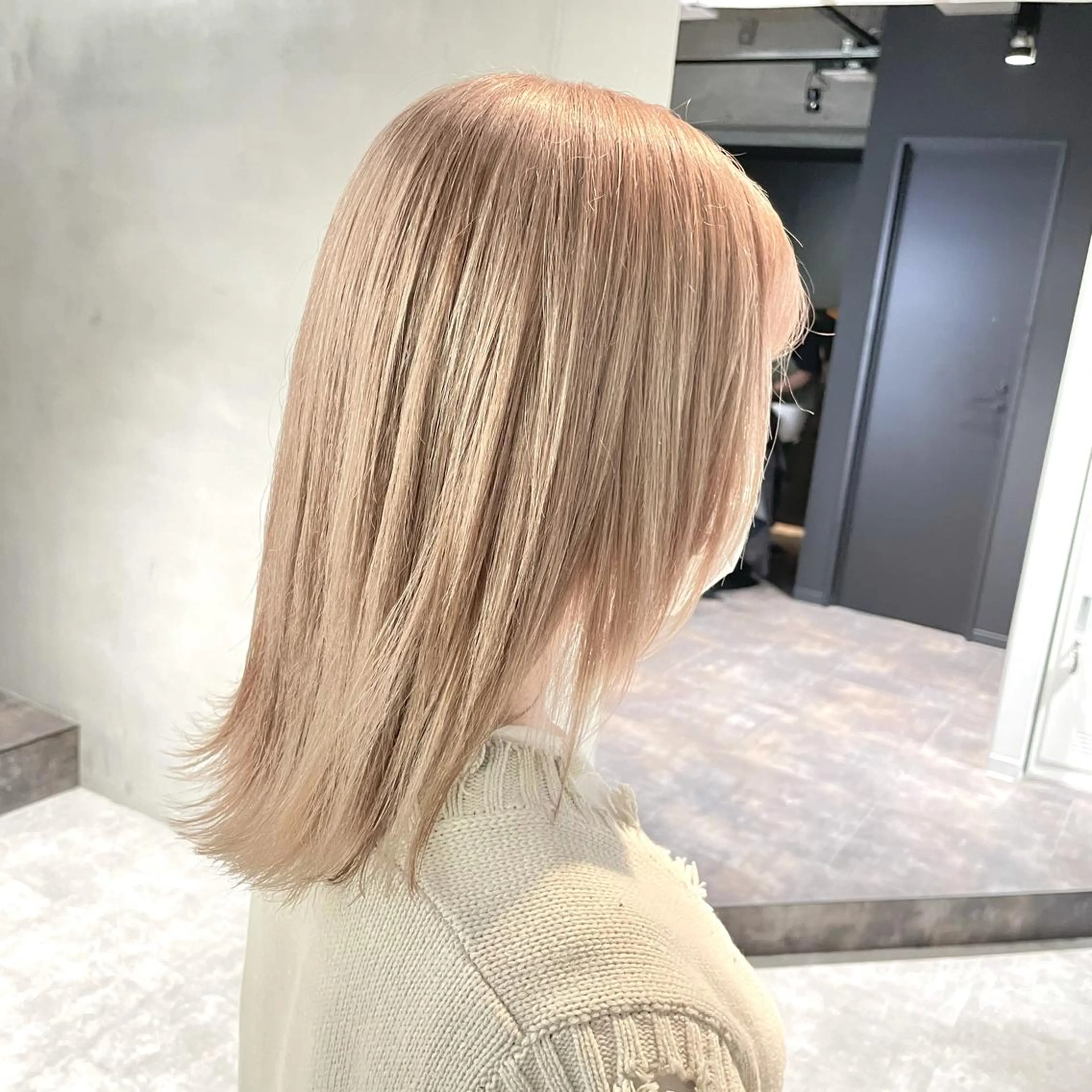 セミロング カラー ベージュカラー ハイトーンカラー ハイトーンベージュ ヘアカラー トリートメント ✨ハイトーン✨ 濱田知孝のヘアスタイル