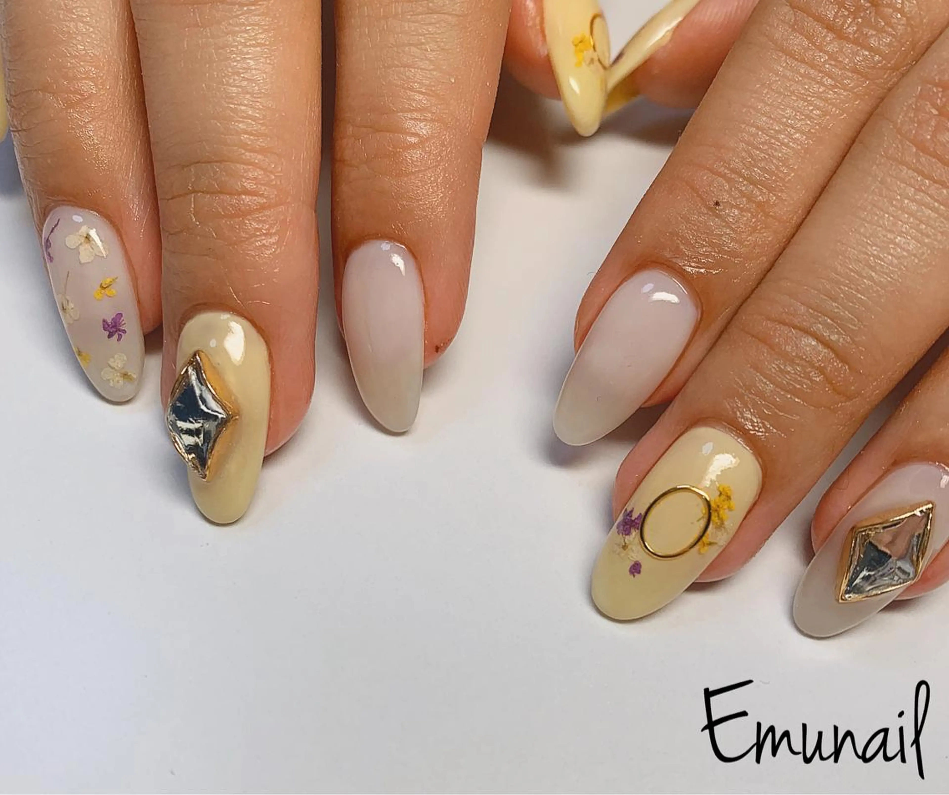 ネイル ハンドネイル Emu Nailのネイルデザイン