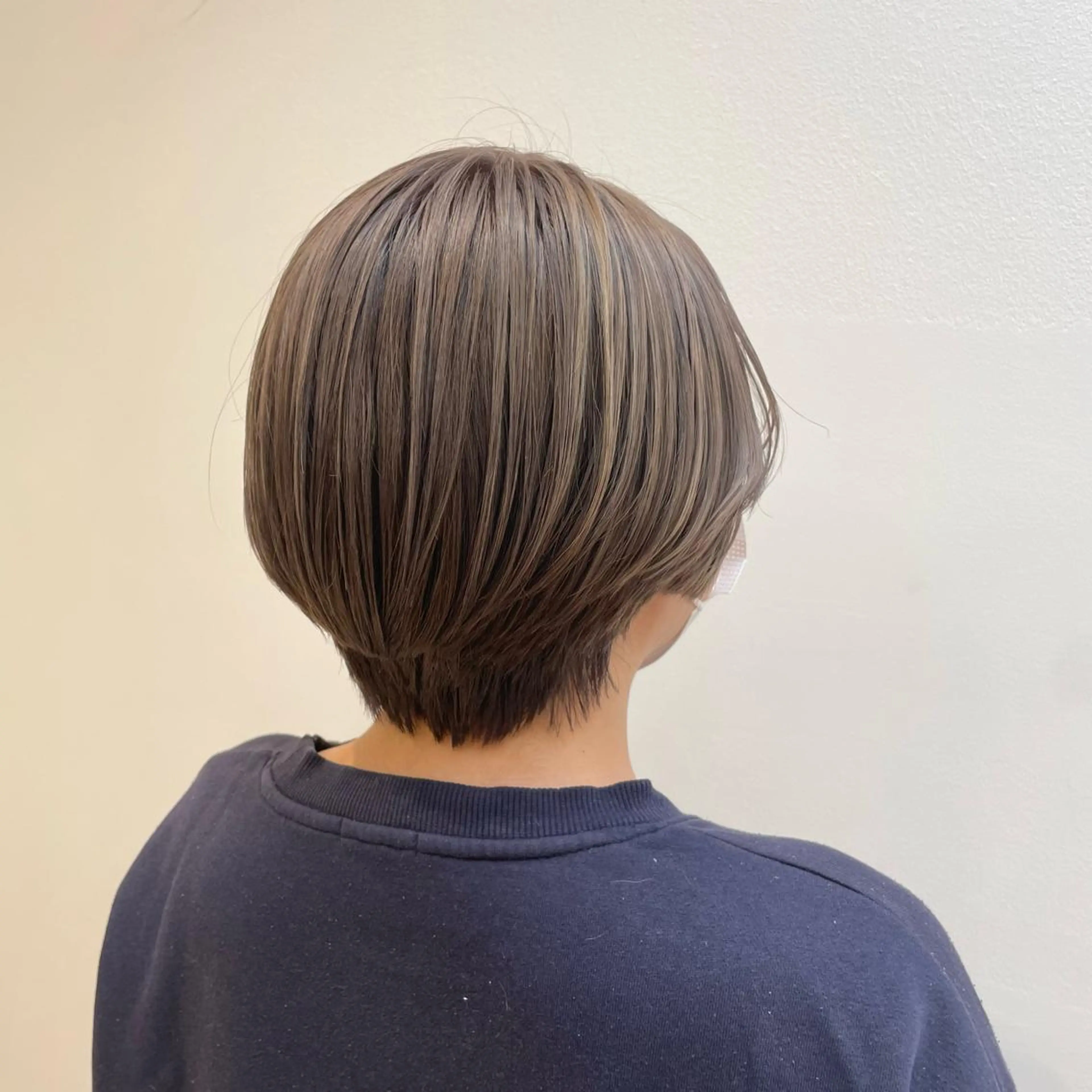 ショート カラー ベージュカラー ヘアカラー レイヤー/ハイトーン 🫧‪Erikaのヘアスタイル