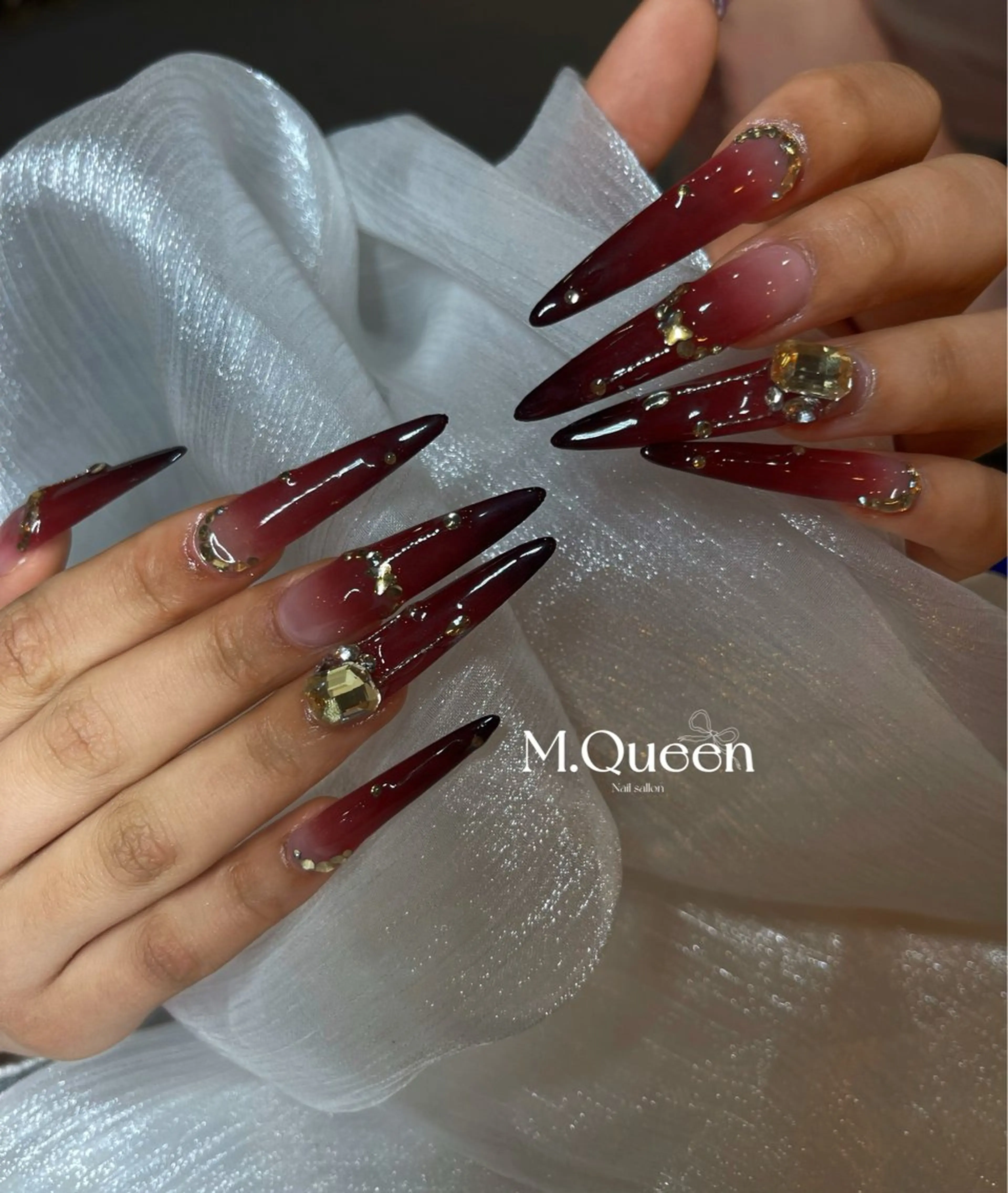 ネイル MQueen ネイルサロンマルのネイルデザイン