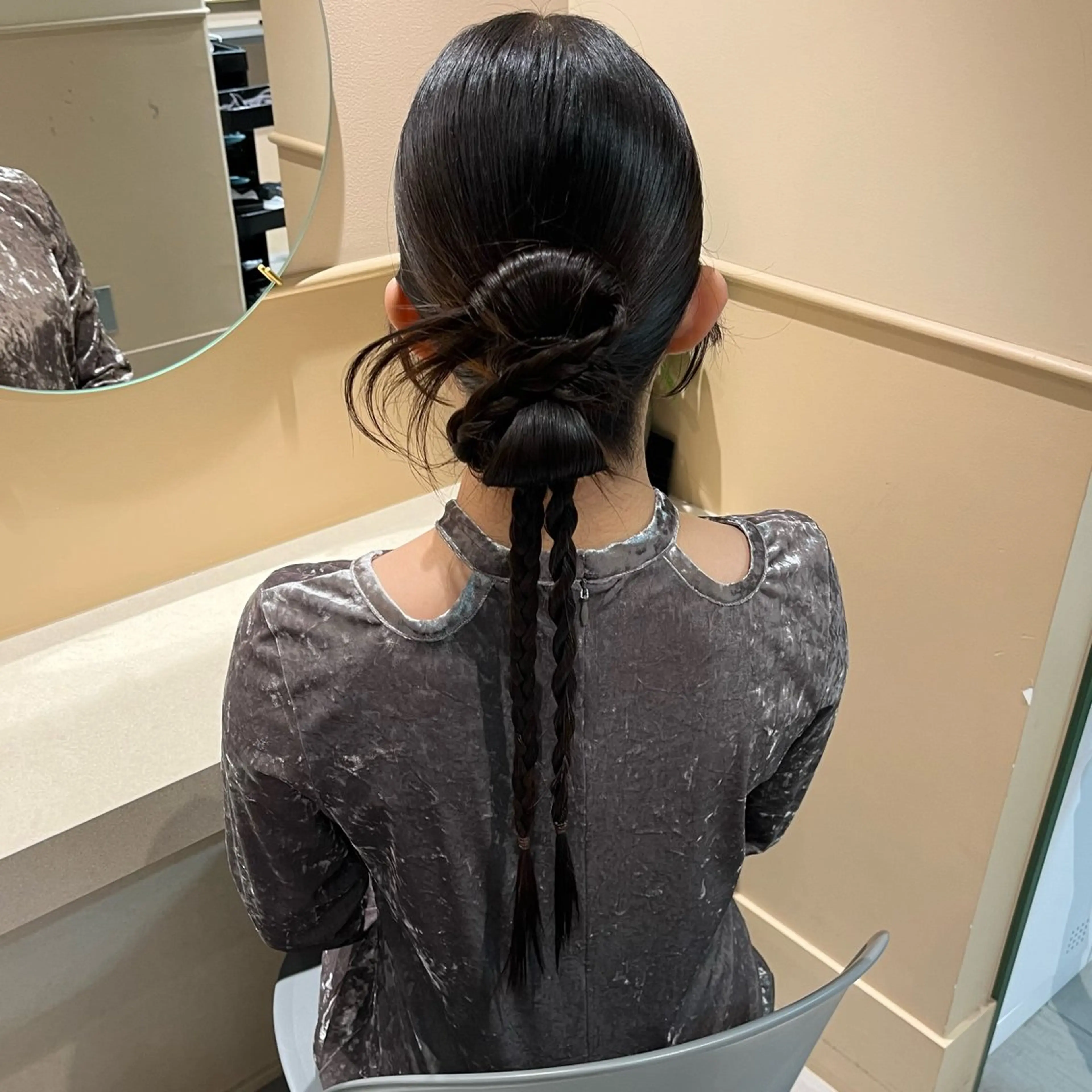 ロング カラー ヘアアレンジ 🫧tomoka 透明感カラー🫧のヘアスタイル