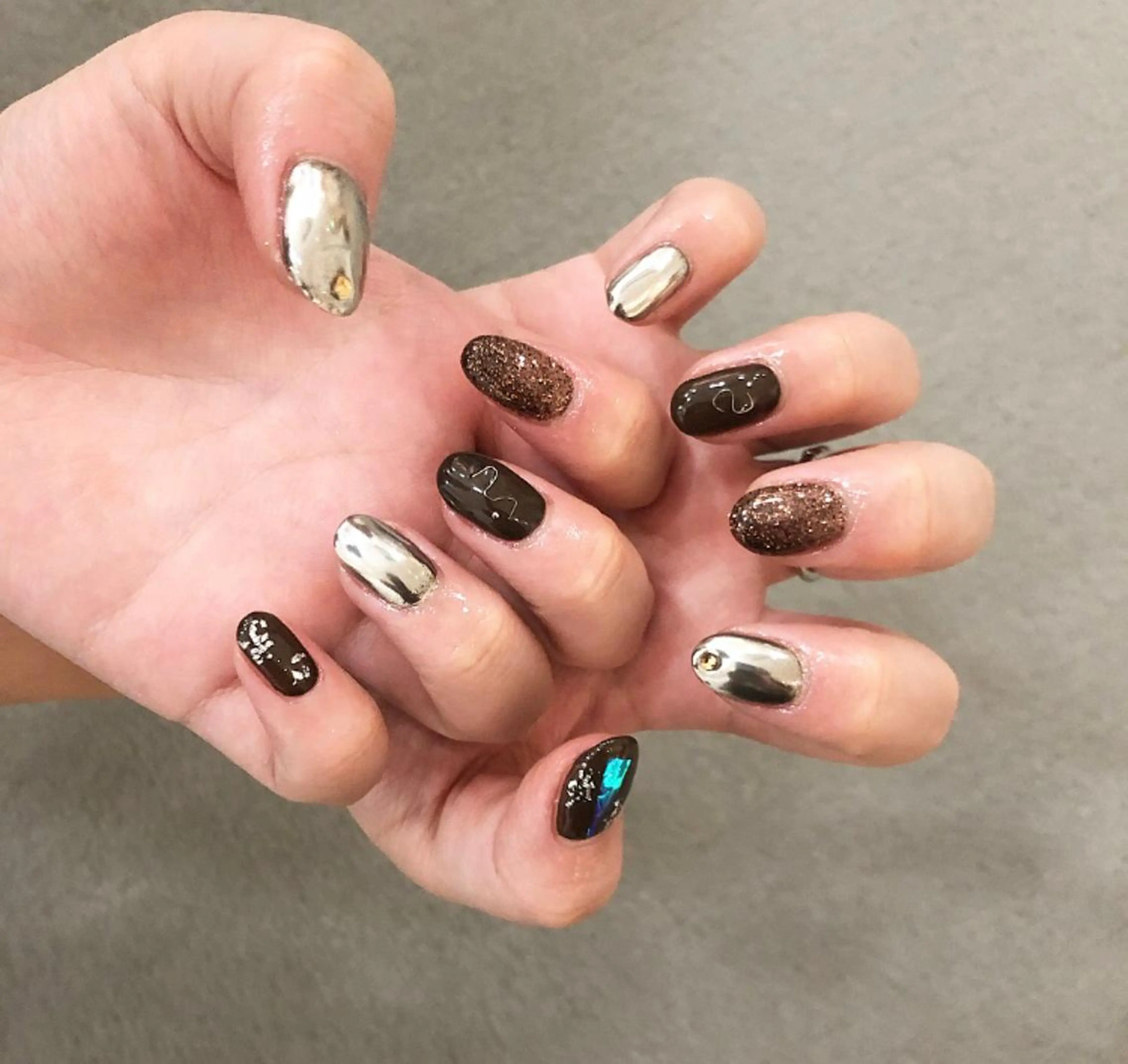 ネイル ミラーネイル ニュアンスネイル ハンドネイル ëmma nail_ by chulaのネイルデザイン