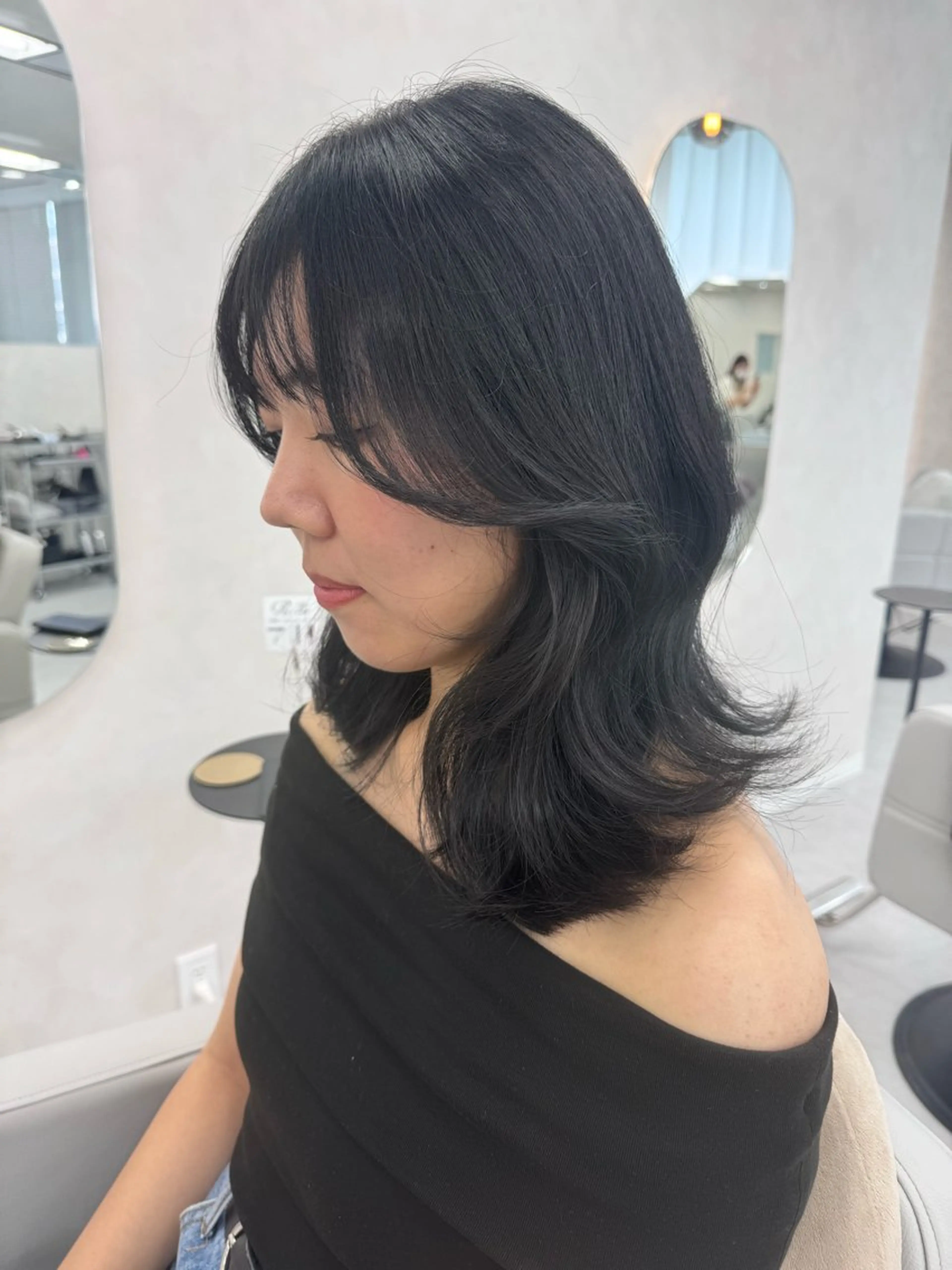 ミディアム 韓国風カラー くびれヘア 顔まわりレイヤー 顔周りカット ハイレイヤー 韓国ヘア特化🇰🇷 心斎橋【ユリカ】のヘアスタイル