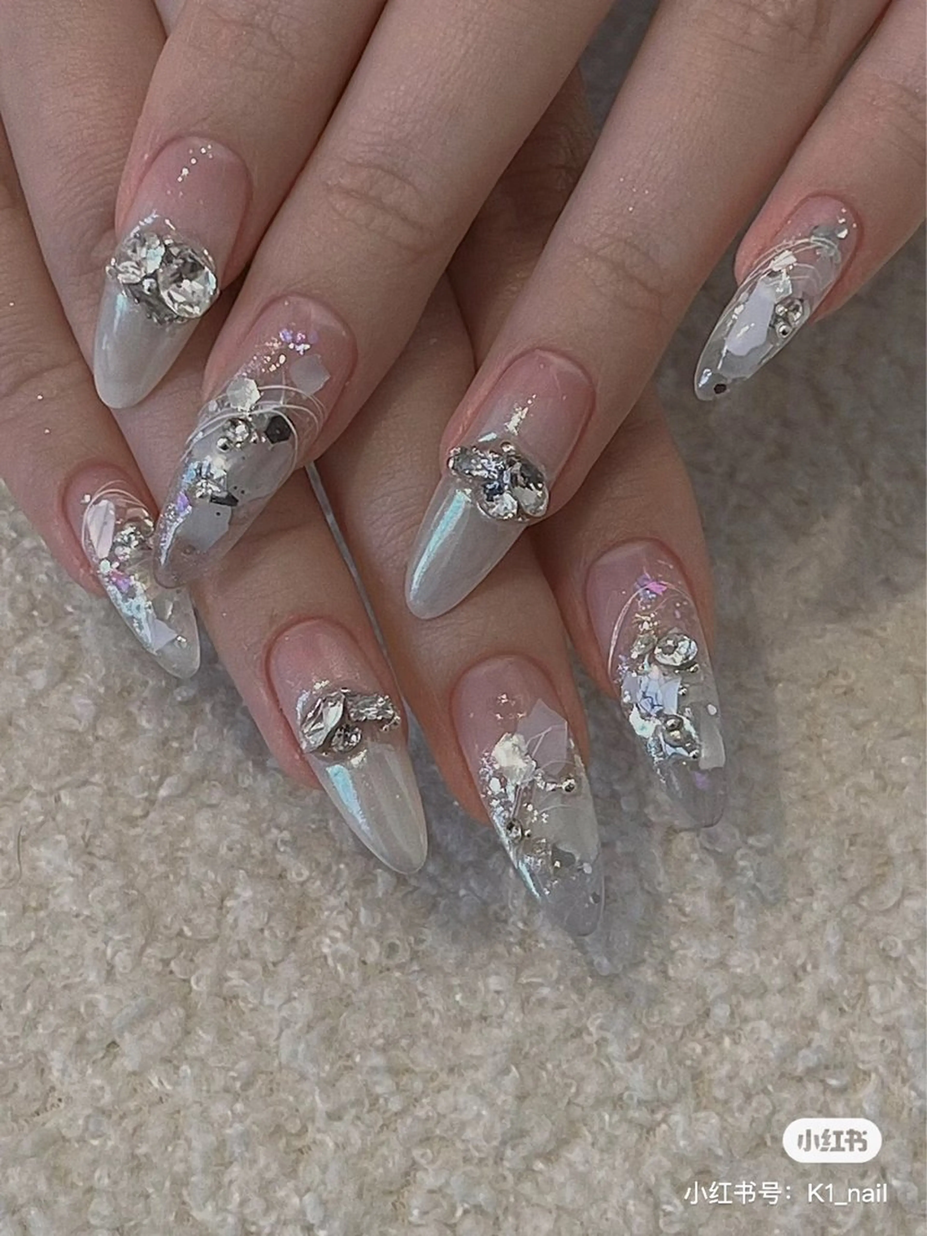 ネイル ハンドネイル AngelChris ビューティーサロンのネイルデザイン