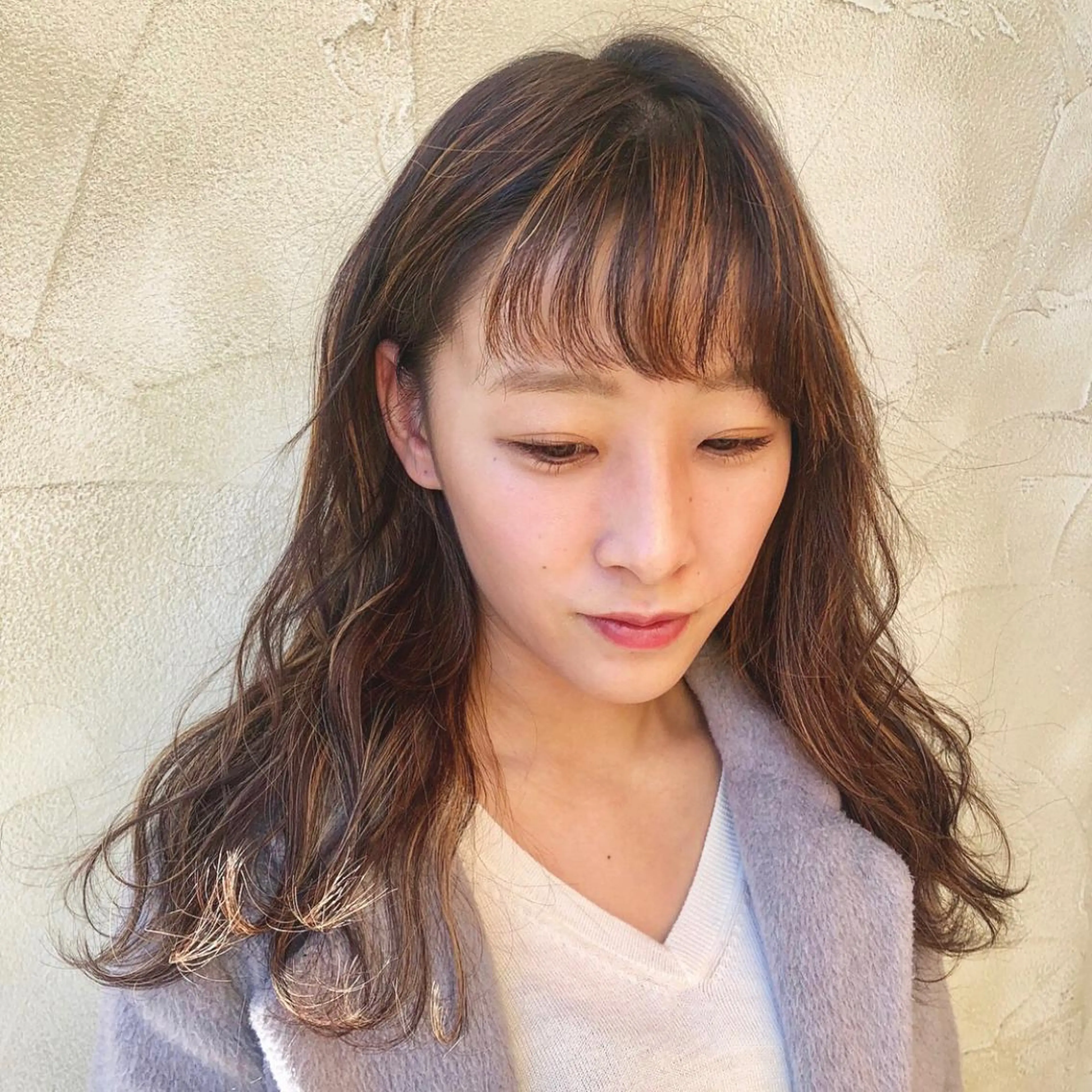 セミロング カラー ハイライトカラー ハイライト 岩田 萌那のヘアスタイル