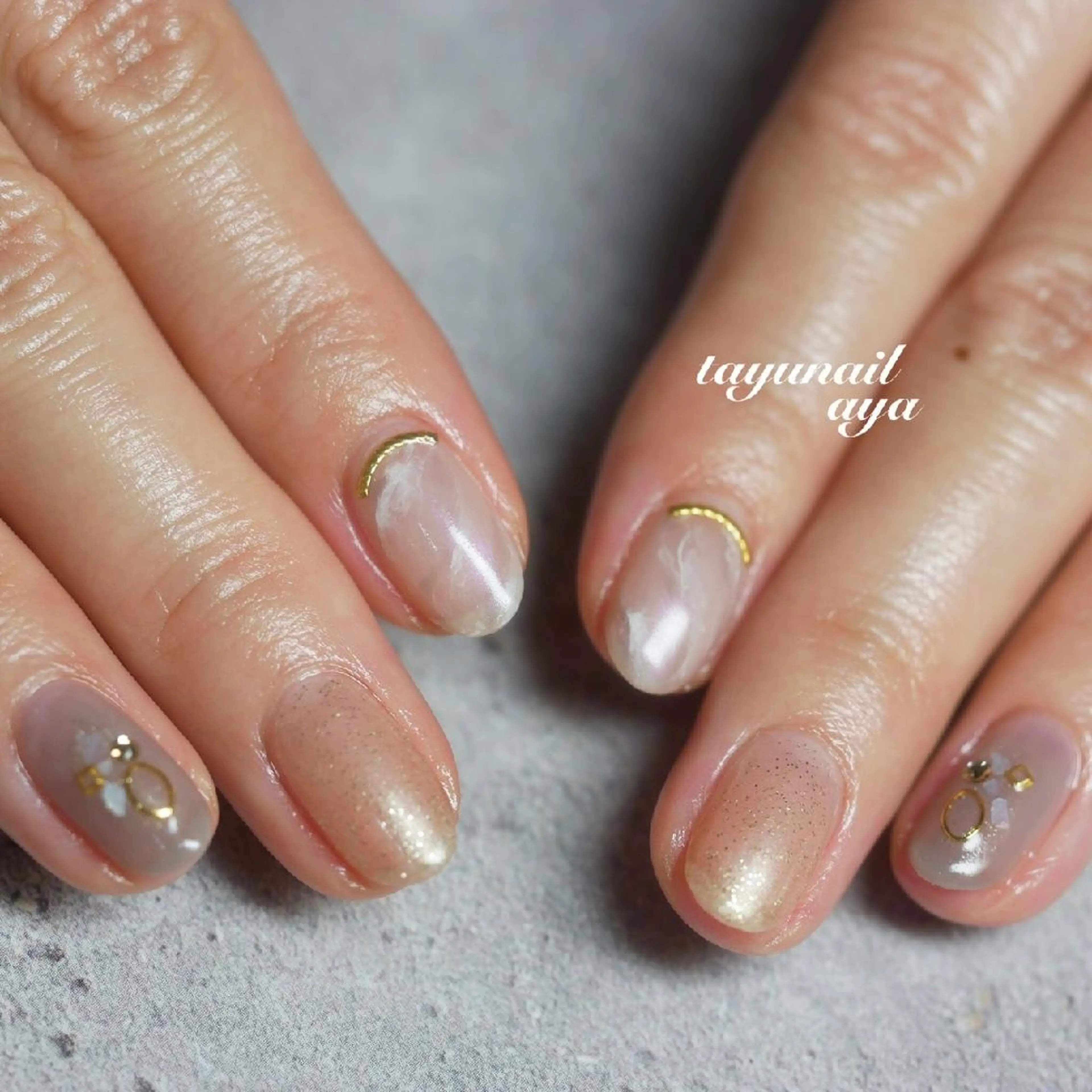 ネイル アートネイル ブルー ジェルネイル キラキラネイル ニュアンスネイル ネイルサロン 【たゆnail】のネイルデザイン