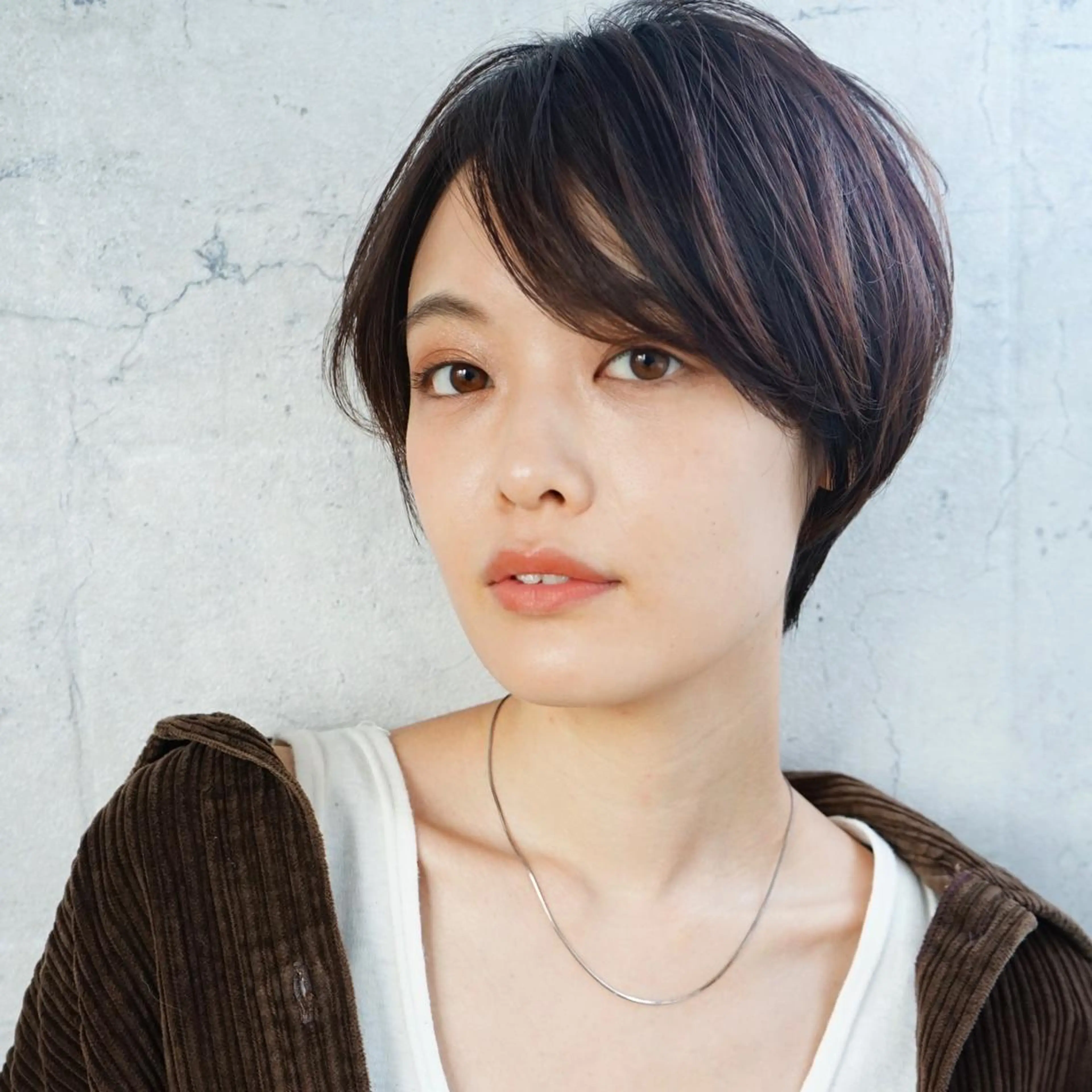 ショート カラー 🪐脱白髪染め 🪐松尾菜々美のヘアスタイル