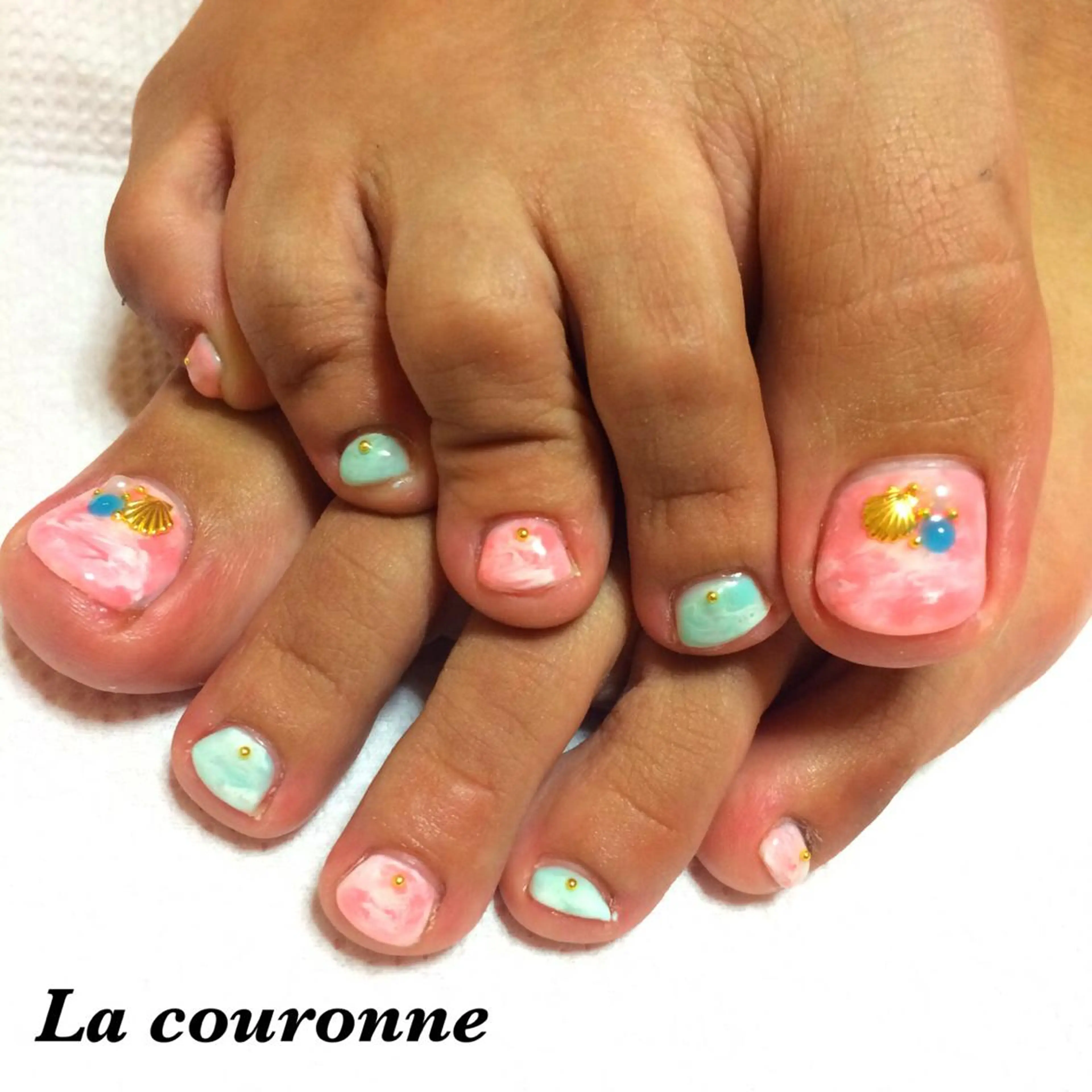 ネイル Lacouronne NATSUMIのネイルデザイン