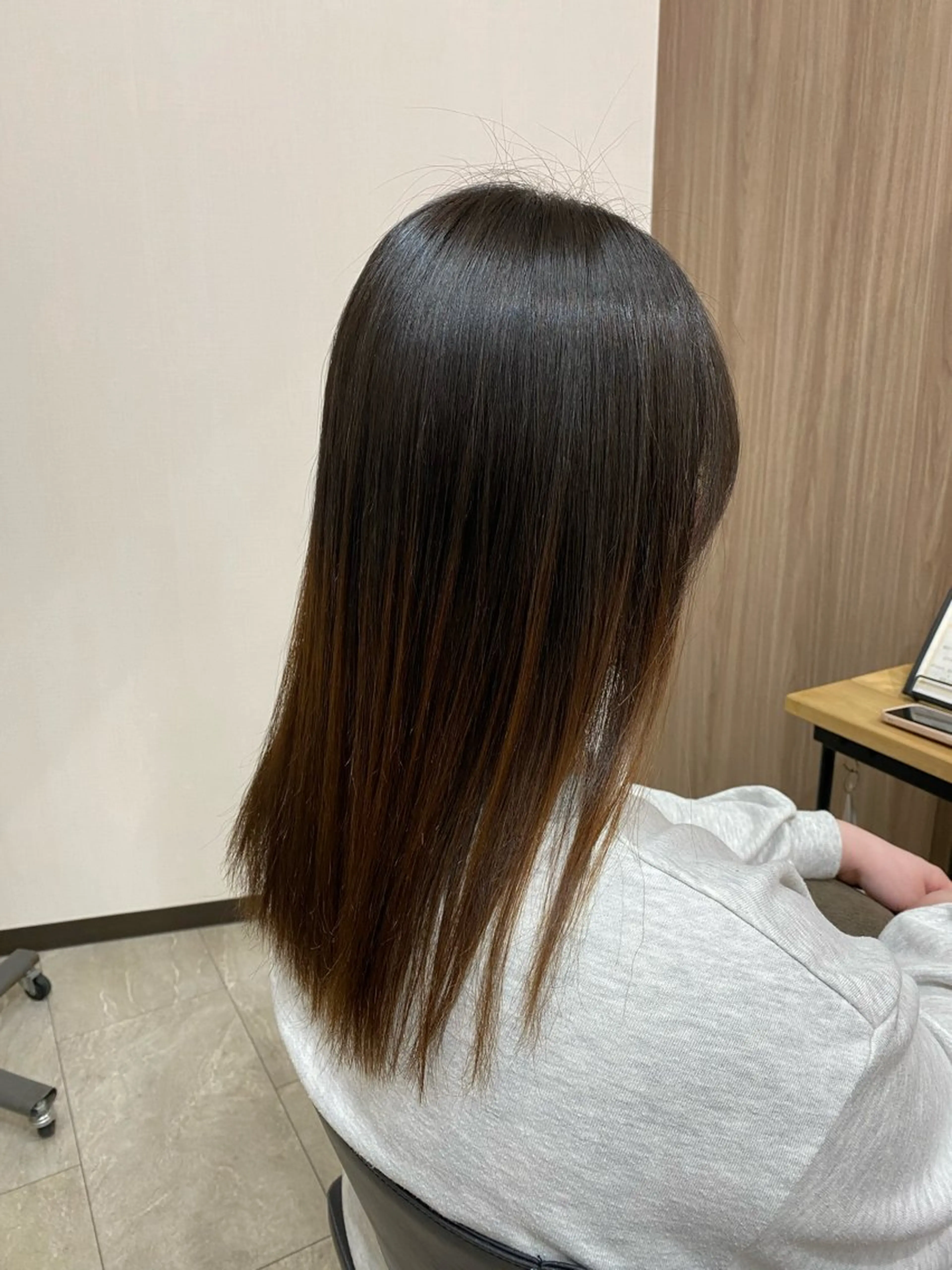 ミディアム 縮毛矯正 佐藤 森夏のヘアスタイル