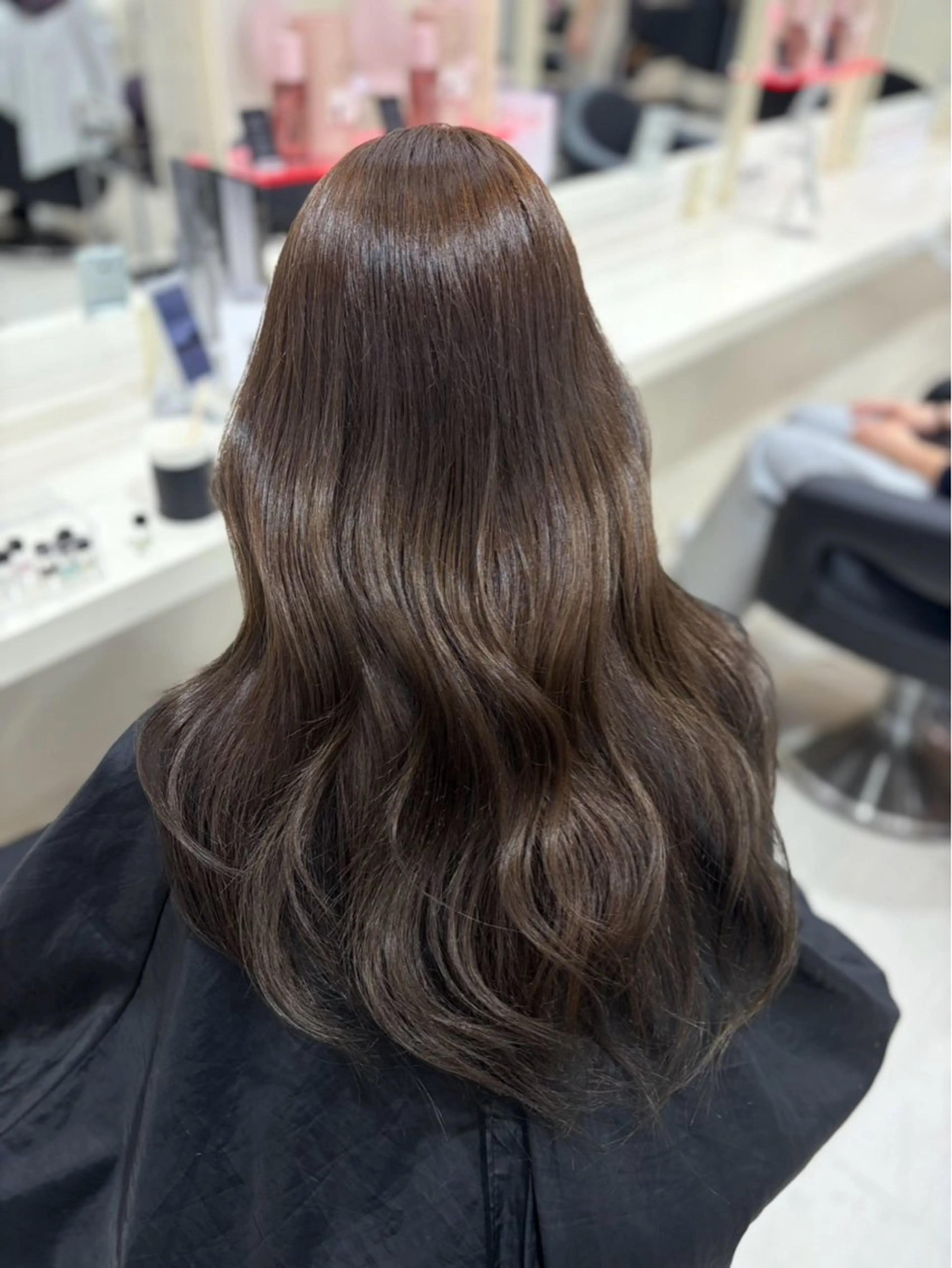 ロング カラー ヘアカラー トリートメント 近藤 芽依のヘアスタイル