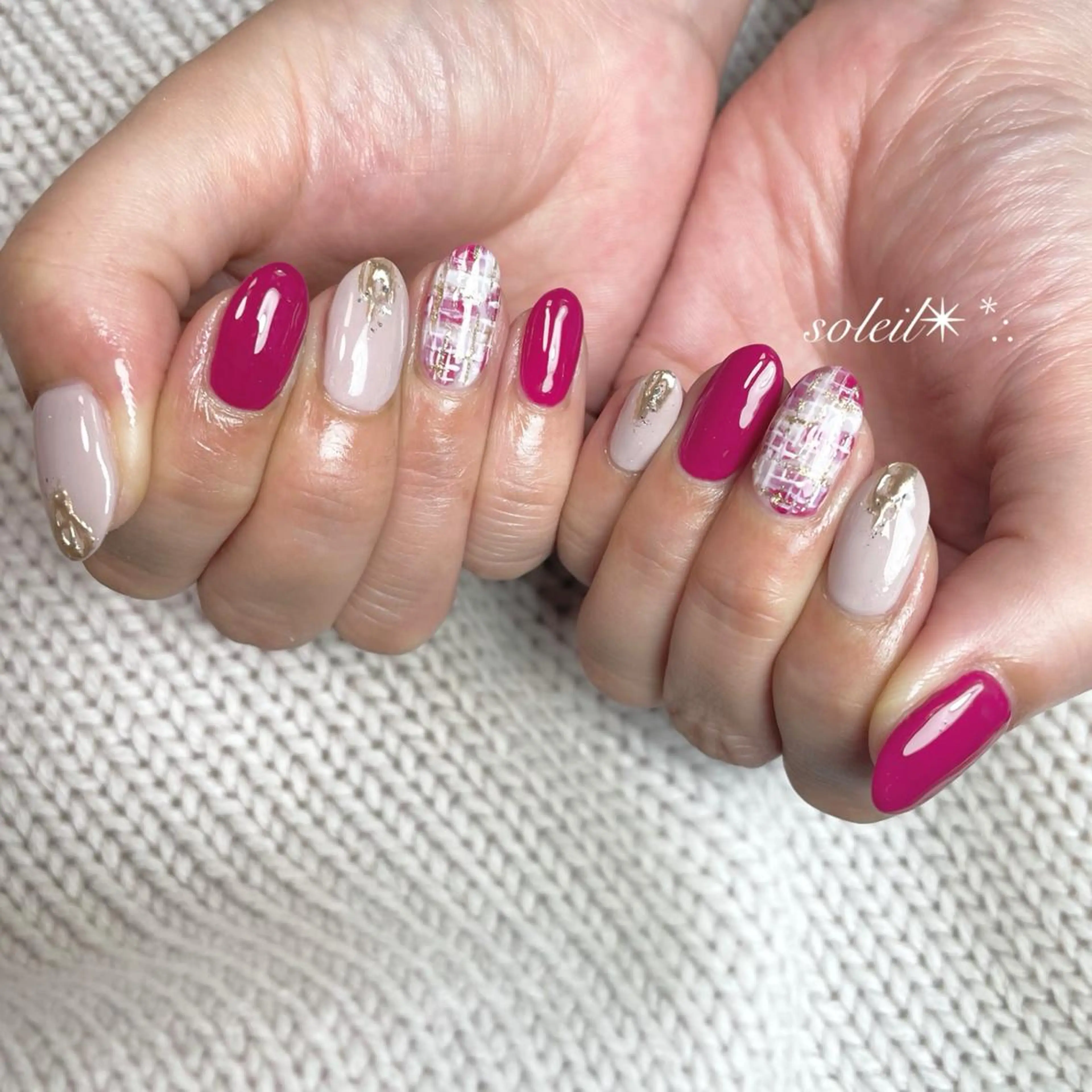 ネイル ジェルネイル ラメ(グリッター) ミラーネイル ニュアンスネイル ワンカラーネイル 粟津 美紀のネイルデザイン