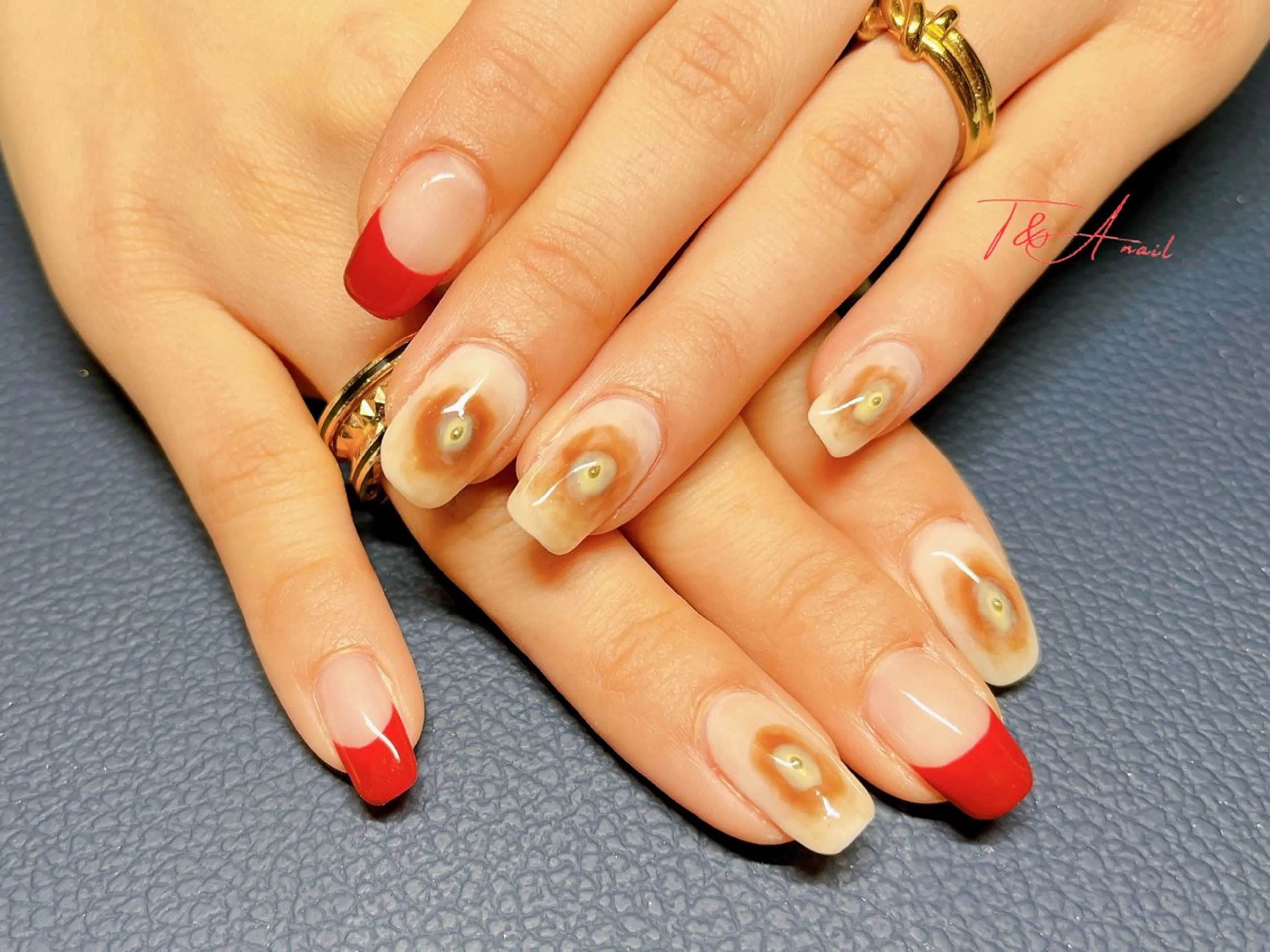 ネイル フレンチネイル ジェルネイル ニュアンスネイル 赤色 スカルプネイル ハンドネイル T&A nailのネイルデザイン