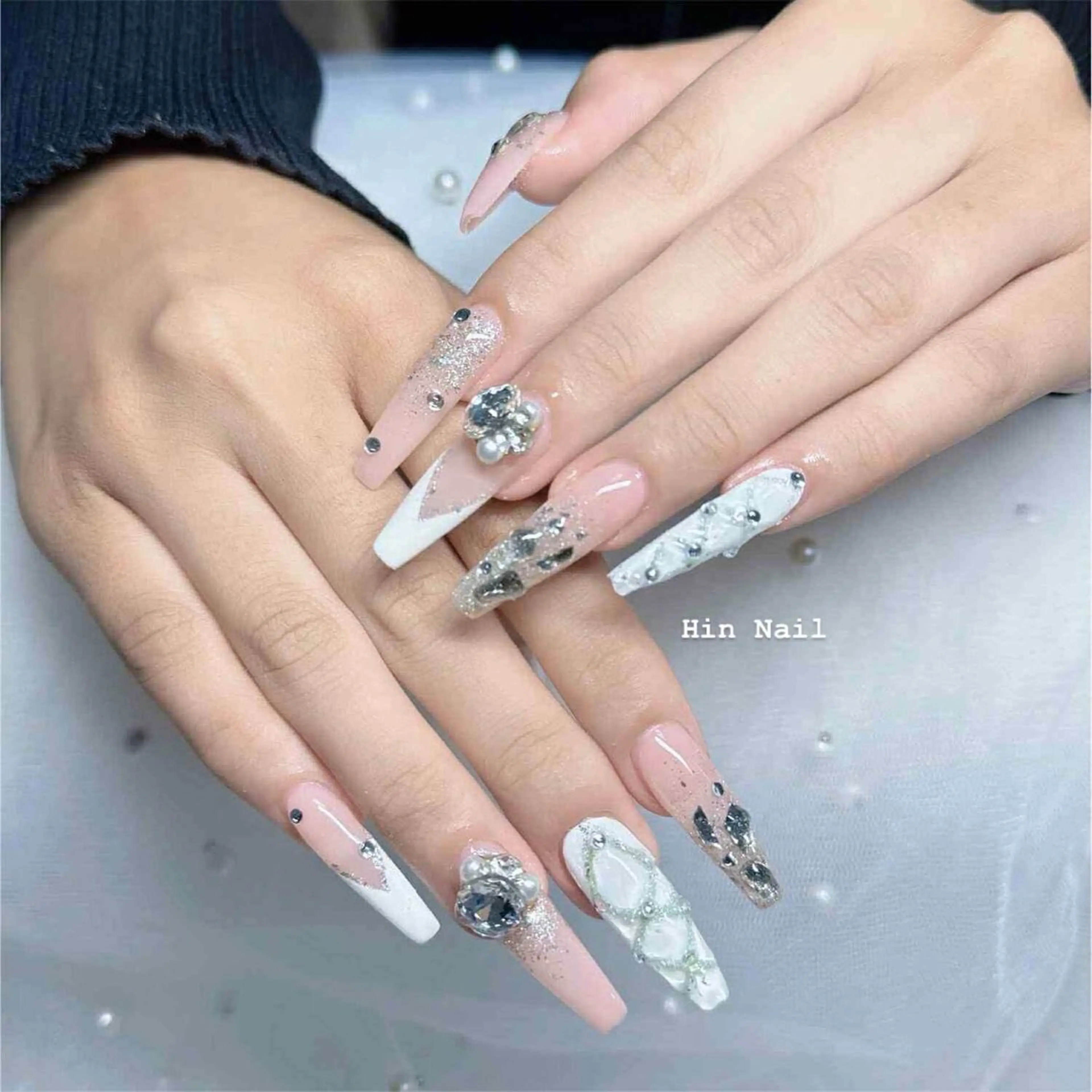 ネイル ハンドネイル Hin Nailsのネイルデザイン
