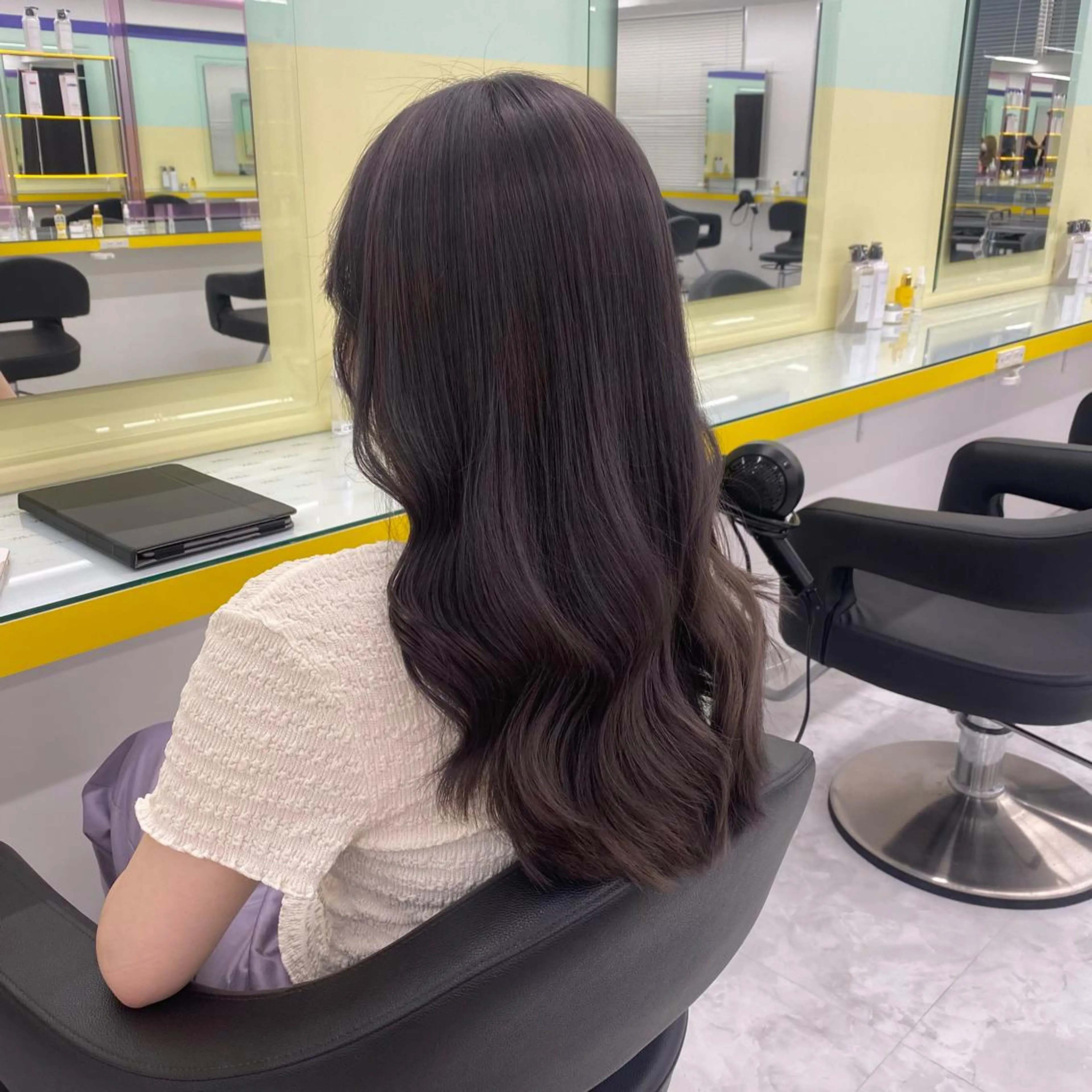 ミディアム カラー パーマ ヘアアレンジ メンズ キッズ ネイル マツエク・マツパ アイブロウ グレージュ ラベンダーカラー ラベンダーグレージュ ラベンダーグレー 💖横浜ブリーチなし 💖MIHOのヘアスタイル